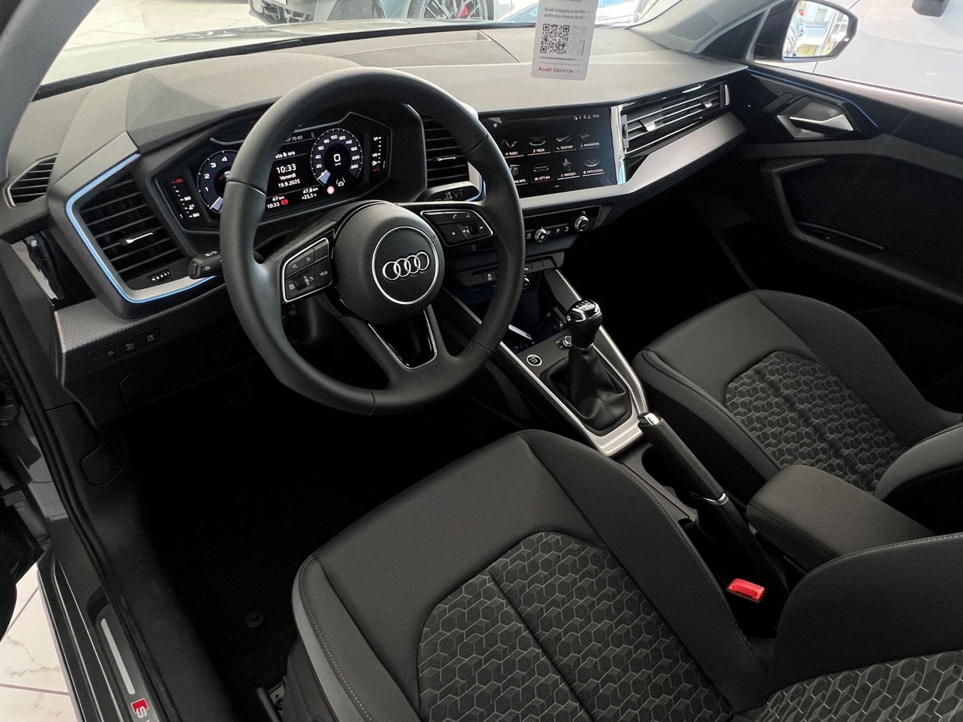 A1 Sportback 30 1.0 tfsi Identity Black 116cv - Autosani