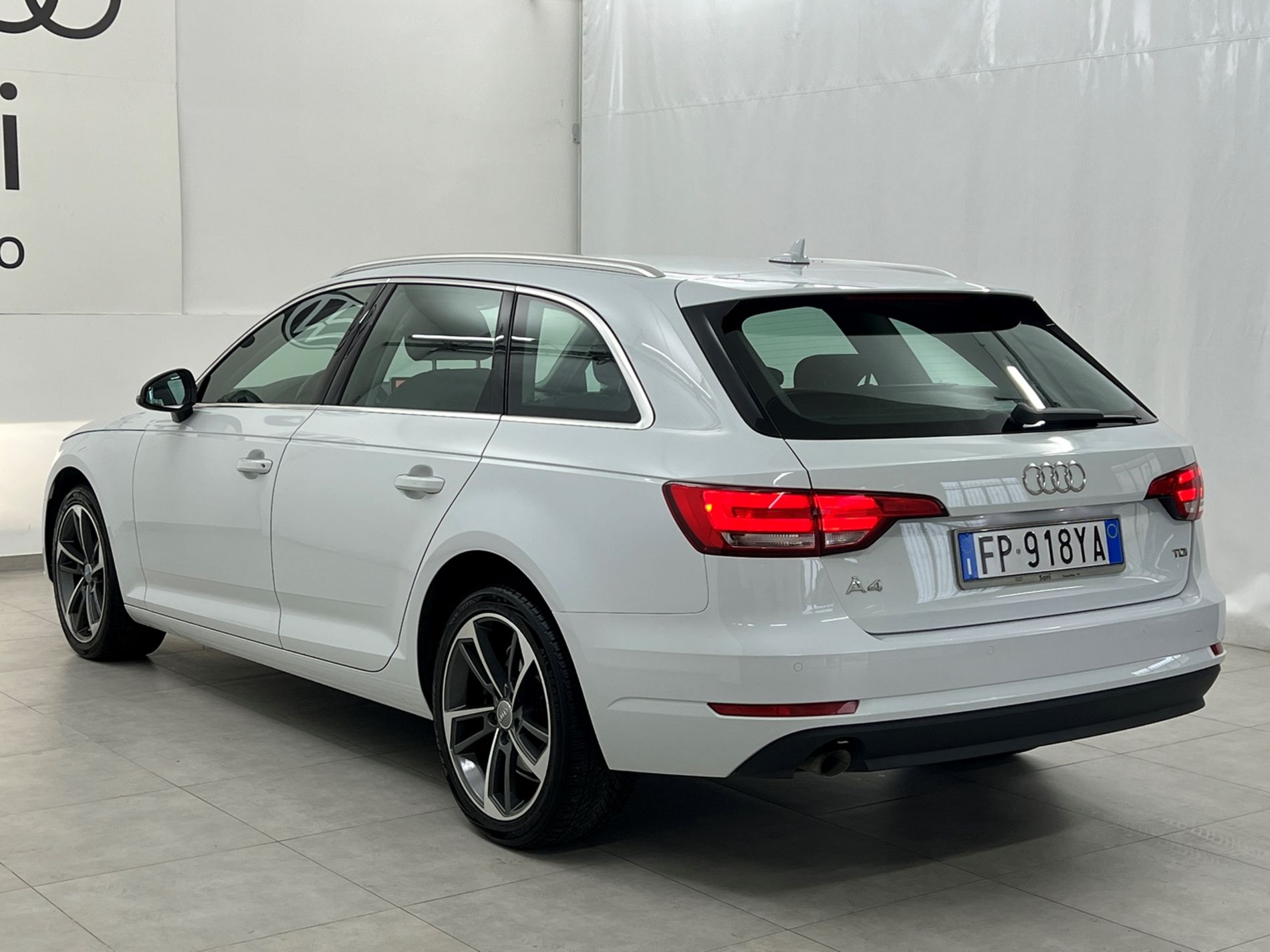 A4 Avant 35 2.0 tdi Business 150cv s-tronic my16 - Autosani