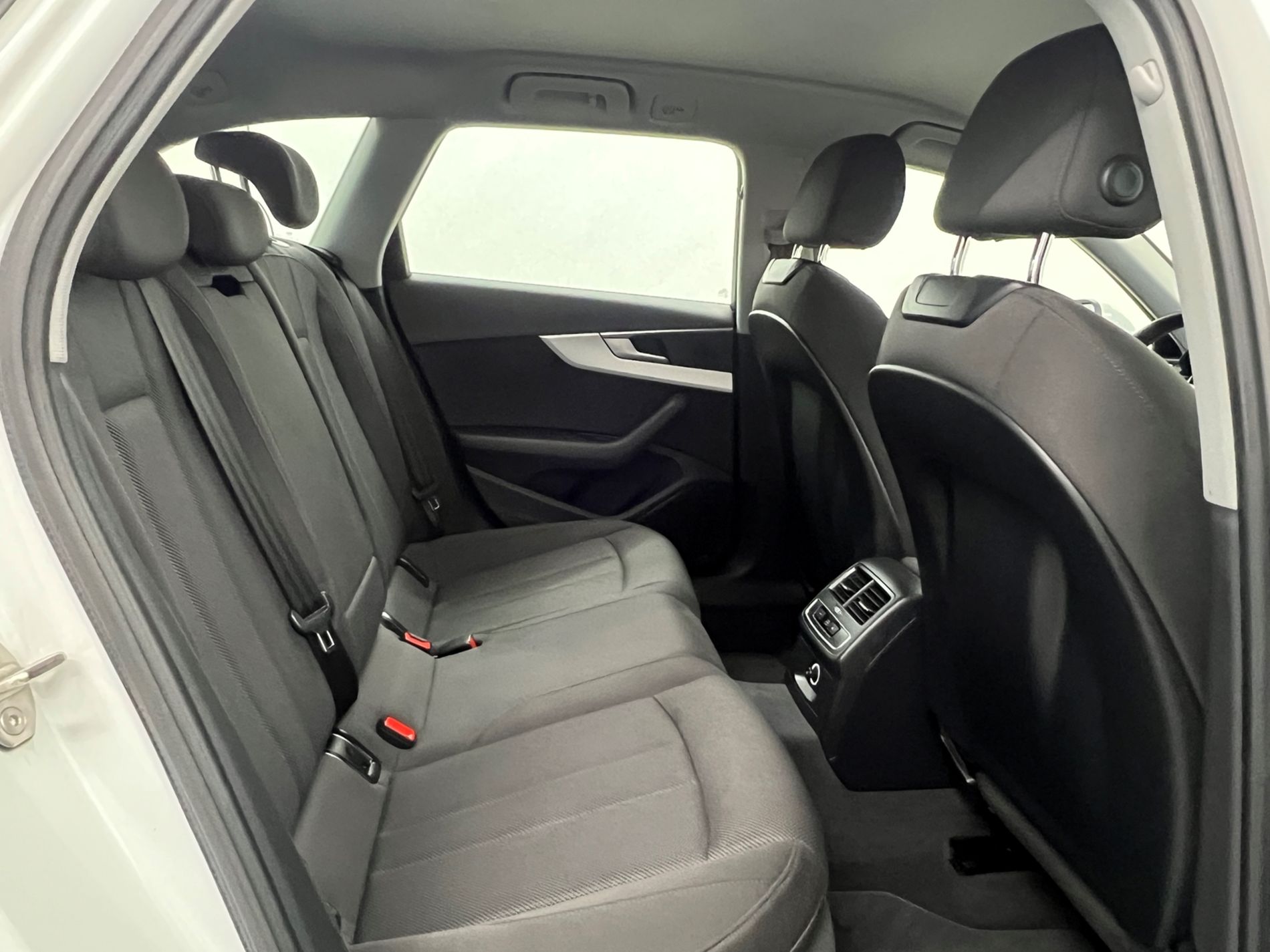 A4 Avant 35 2.0 tdi Business 150cv s-tronic my16 - Autosani