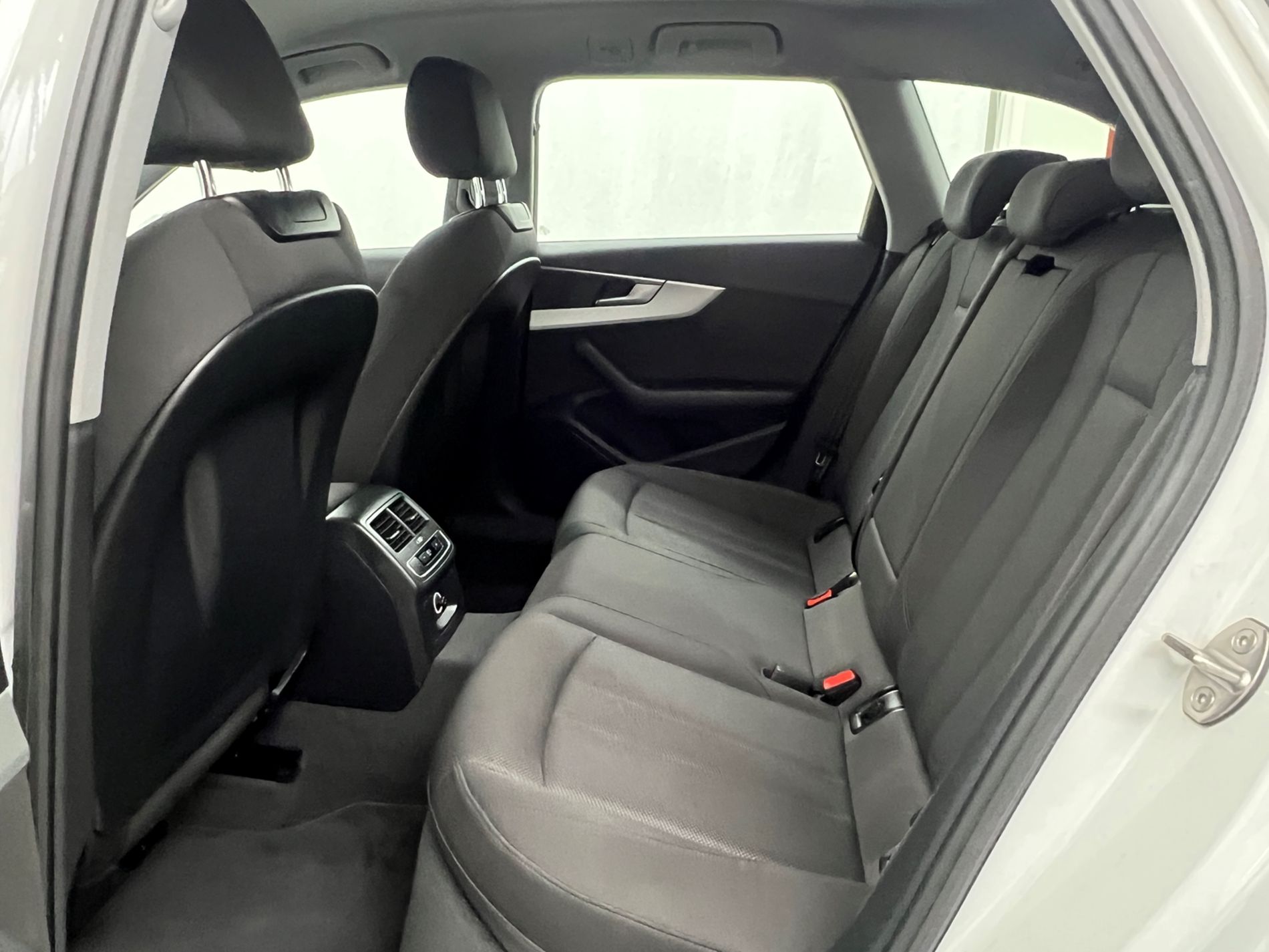 A4 Avant 35 2.0 tdi Business 150cv s-tronic my16 - Autosani