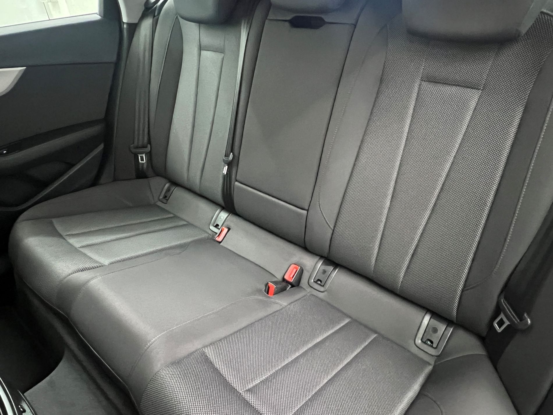 A4 Avant 40 2.0 tdi mhev Business 204cv s-tronic - Autosani