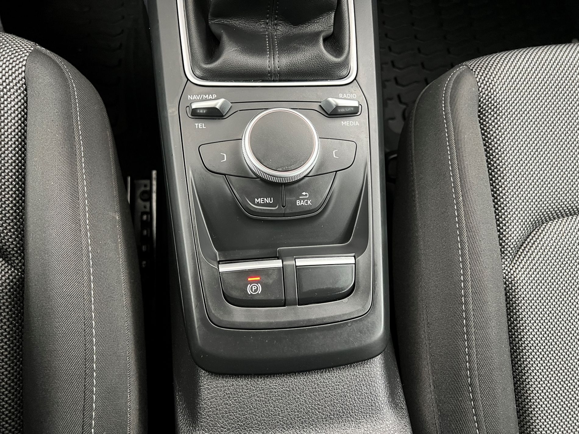 Q2 1.6 tdi Sport - Autosani