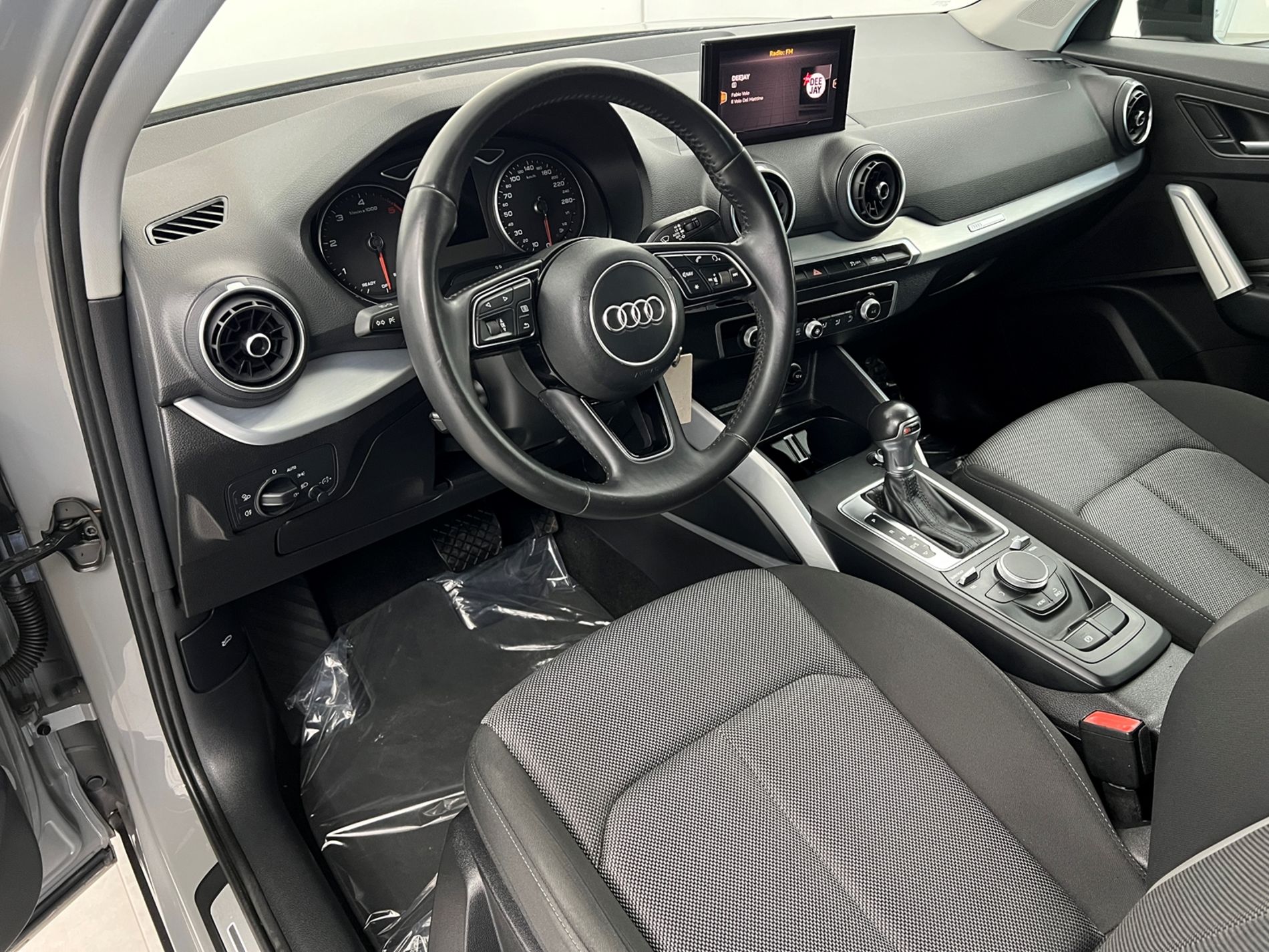 Q2 30 1.6 tdi Identity Black s-tronic - Autosani