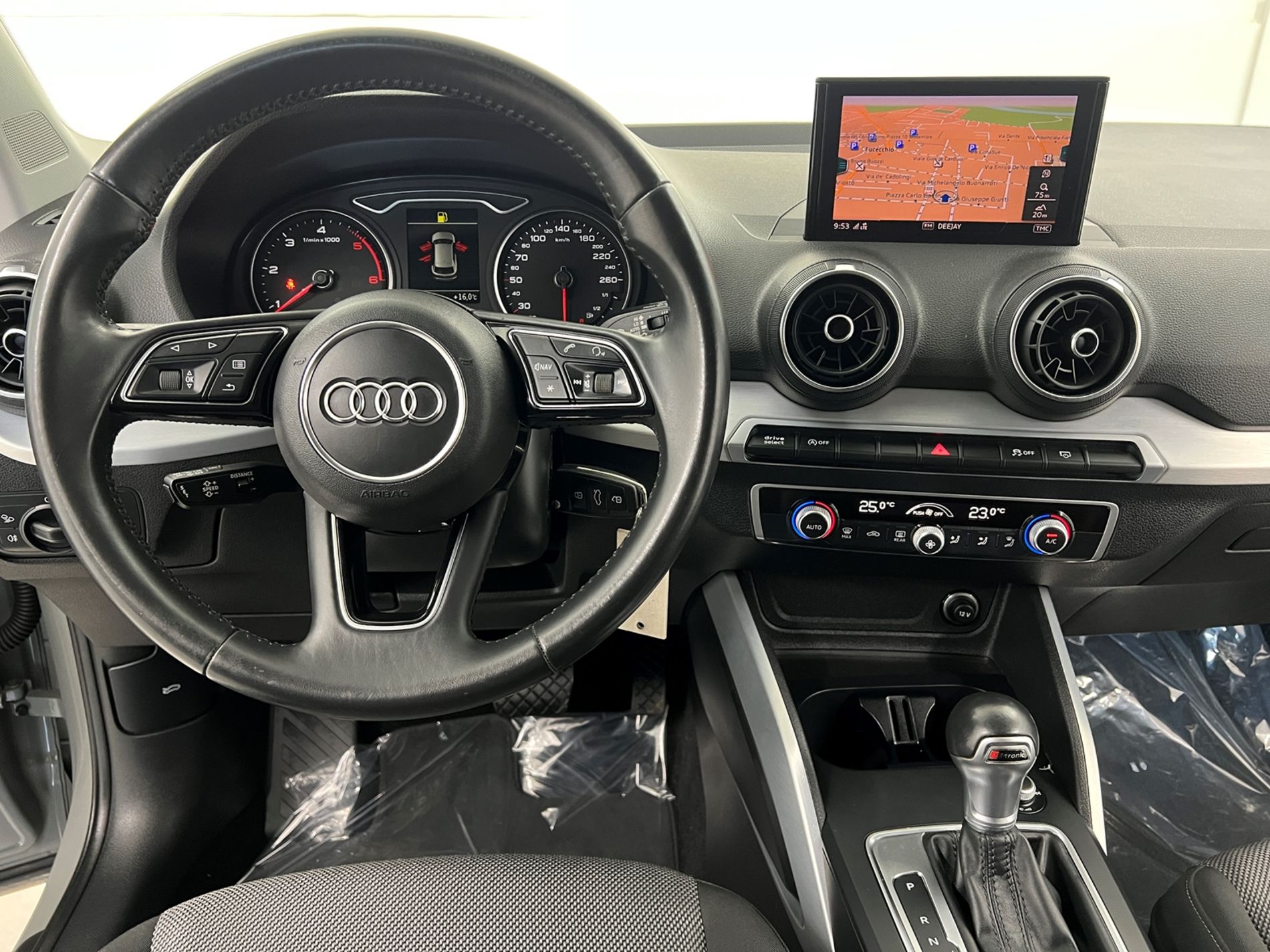 Q2 30 1.6 tdi Identity Black s-tronic - Autosani