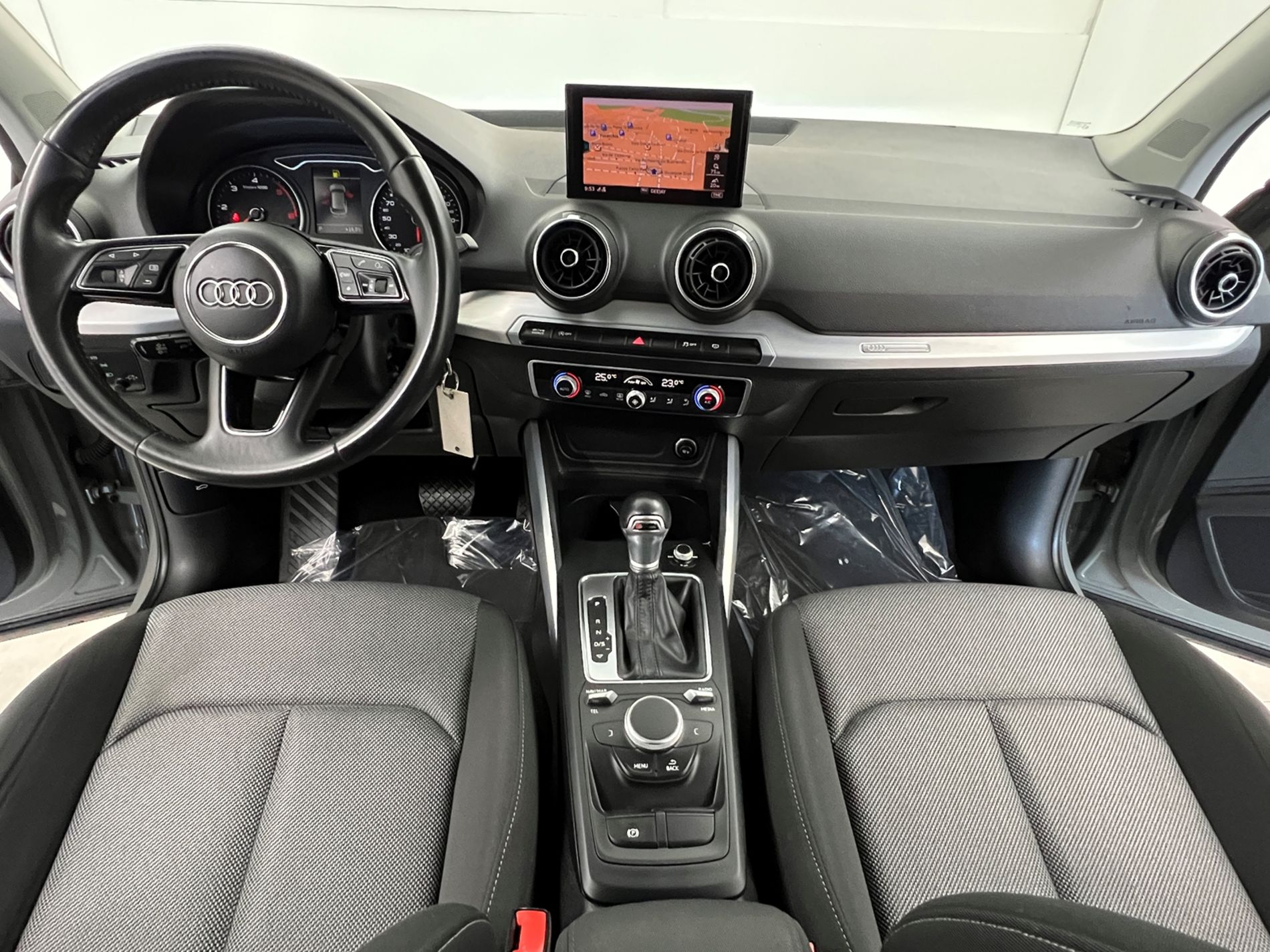 Q2 30 1.6 tdi Identity Black s-tronic - Autosani