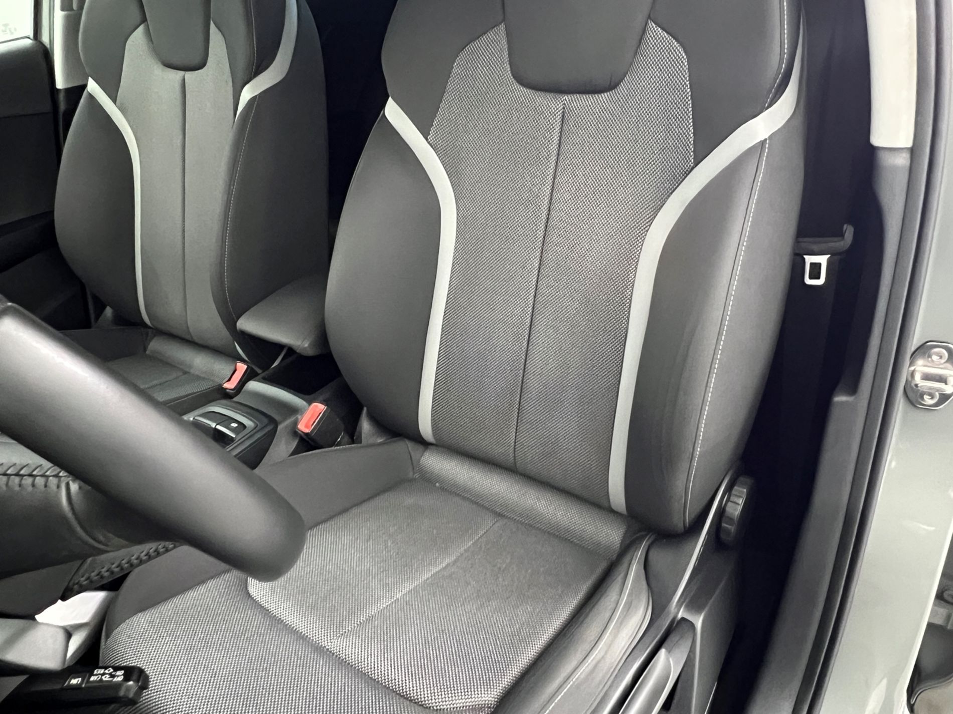 Q2 30 1.6 tdi Identity Black s-tronic - Autosani