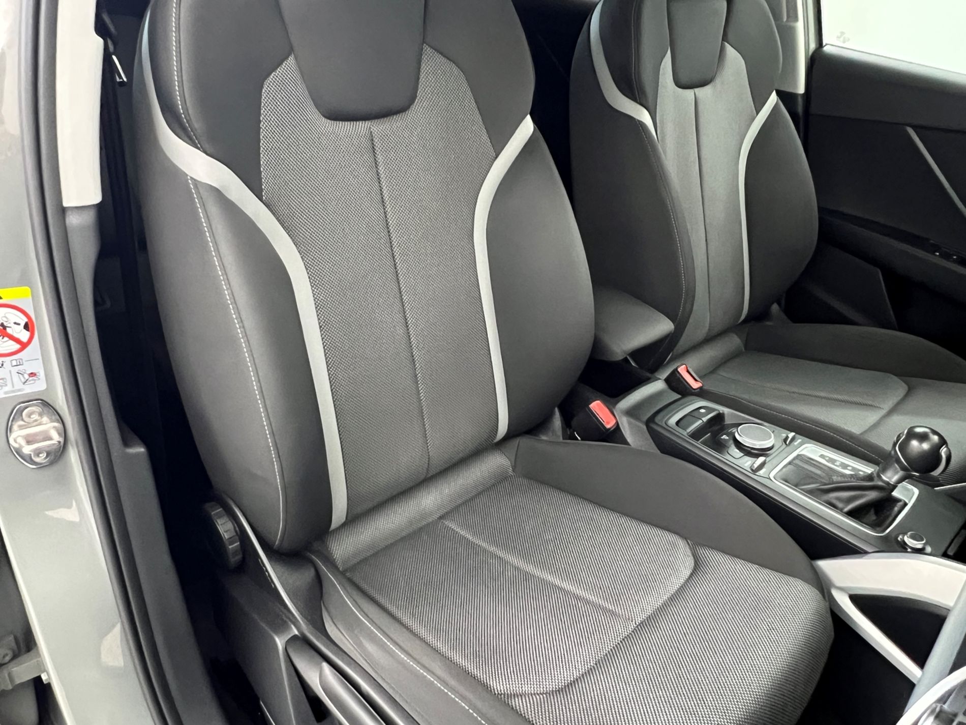 Q2 30 1.6 tdi Identity Black s-tronic - Autosani