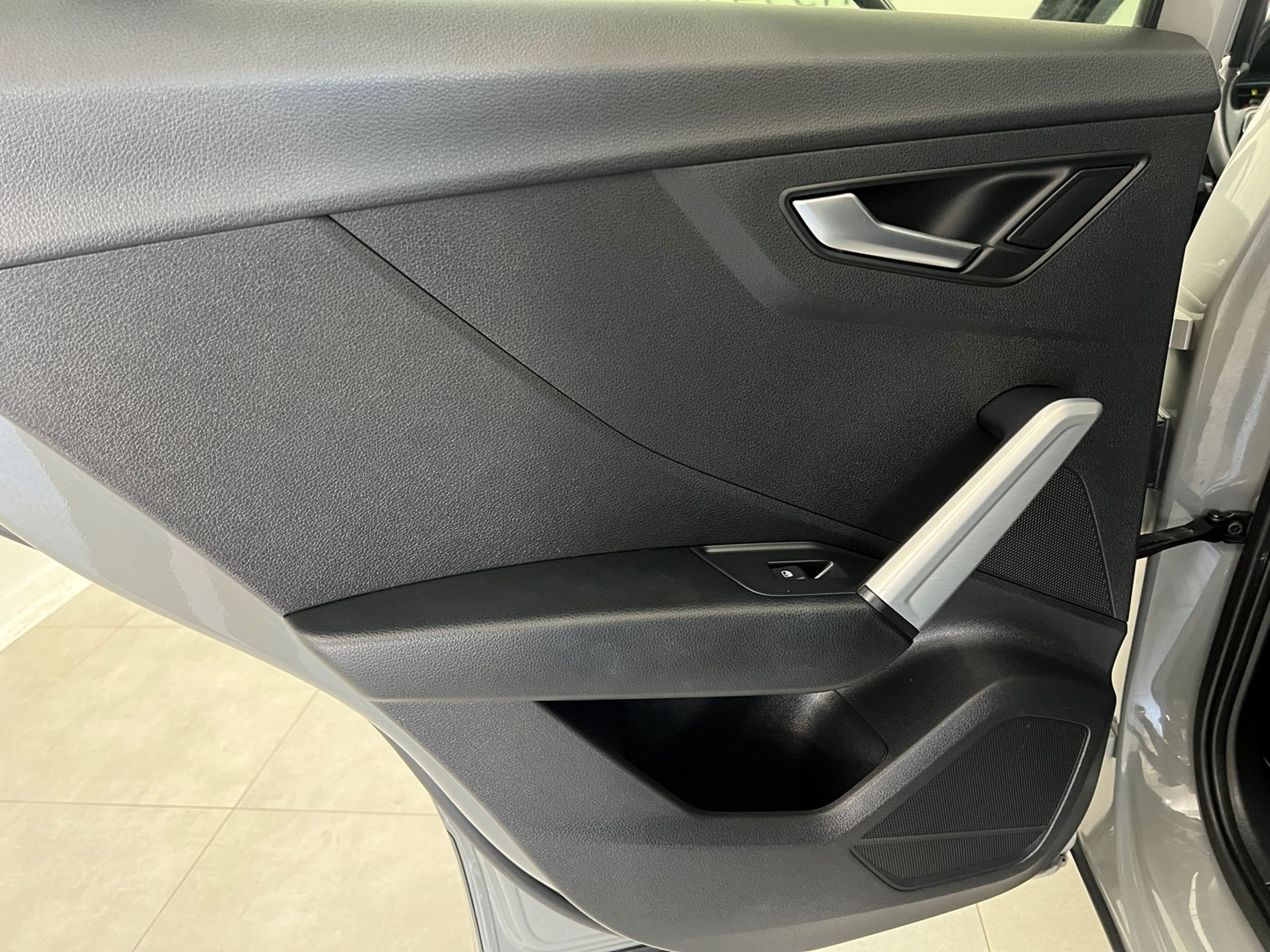 Q2 30 1.6 tdi Identity Black s-tronic - Autosani