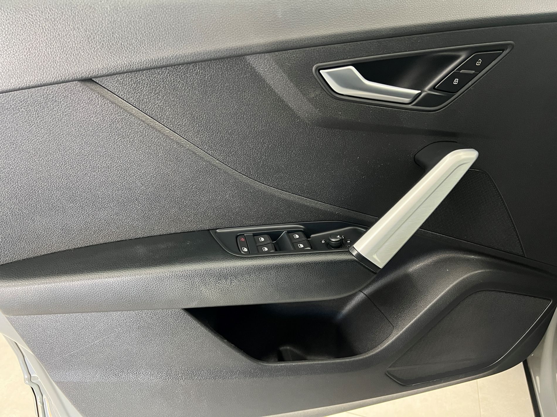 Q2 30 1.6 tdi Identity Black s-tronic - Autosani