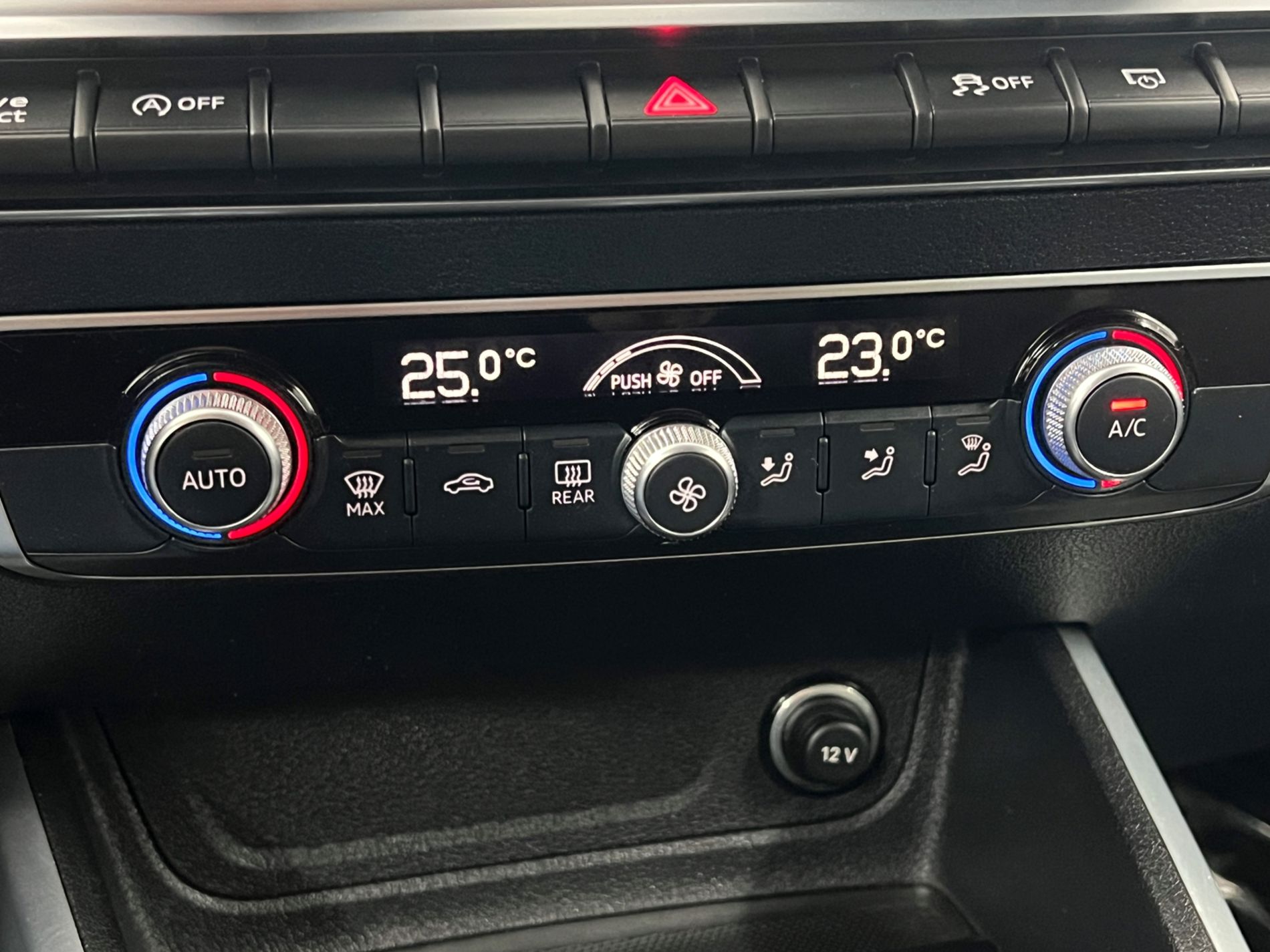 Q2 30 1.6 tdi Identity Black s-tronic - Autosani