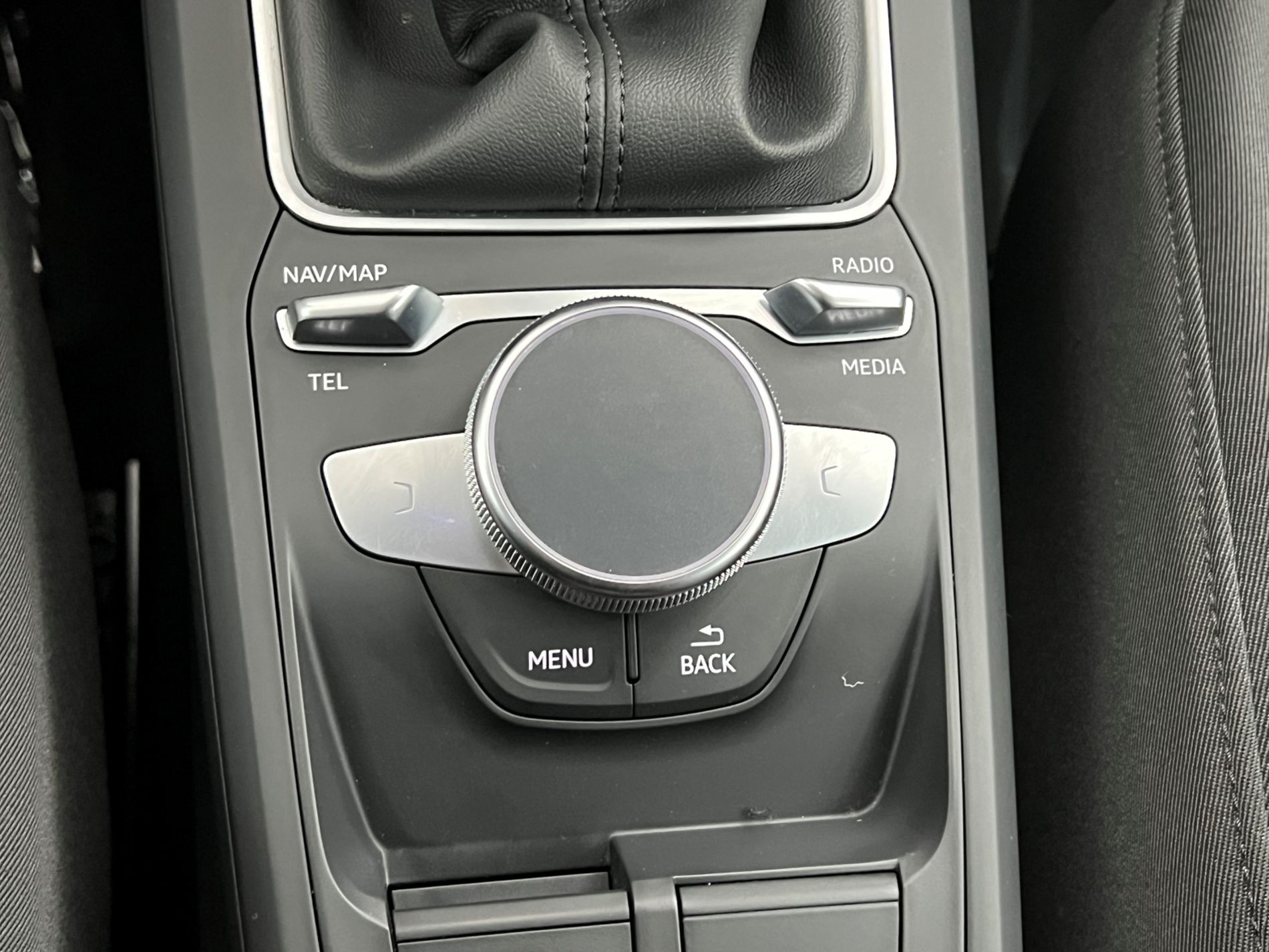 Q2 30 2.0 tdi Admired - Autosani