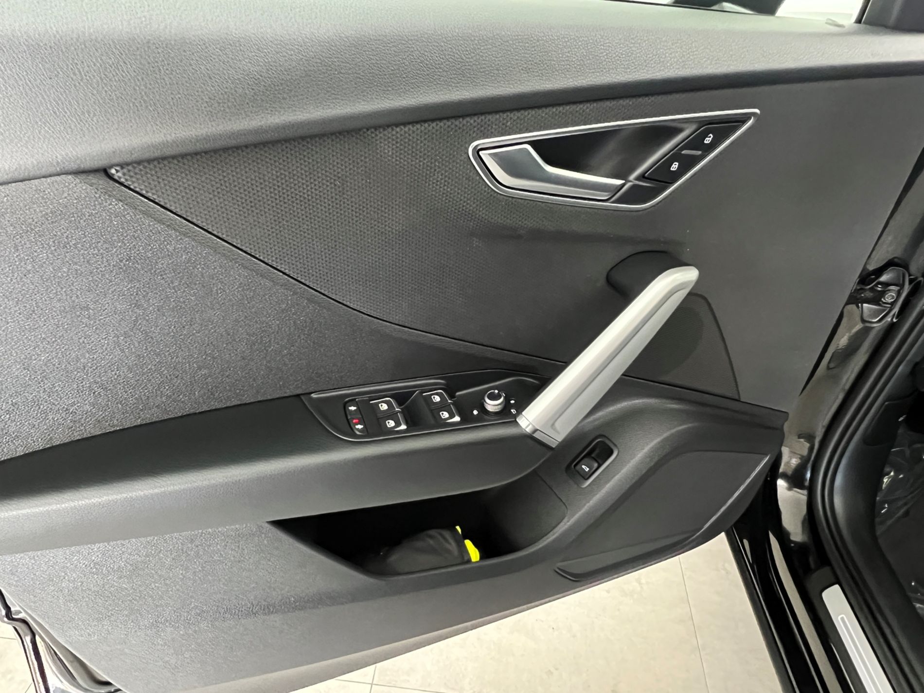 Q2 35 2.0 tdi Business Advanced s-tronic - Autosani