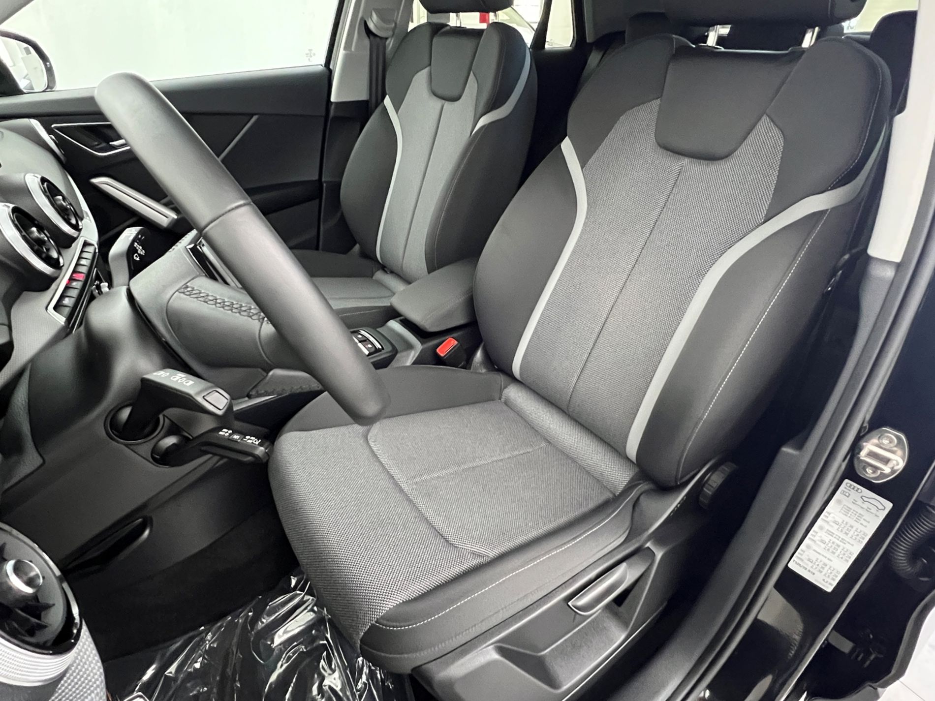 Q2 35 2.0 tdi Business Advanced s-tronic - Autosani