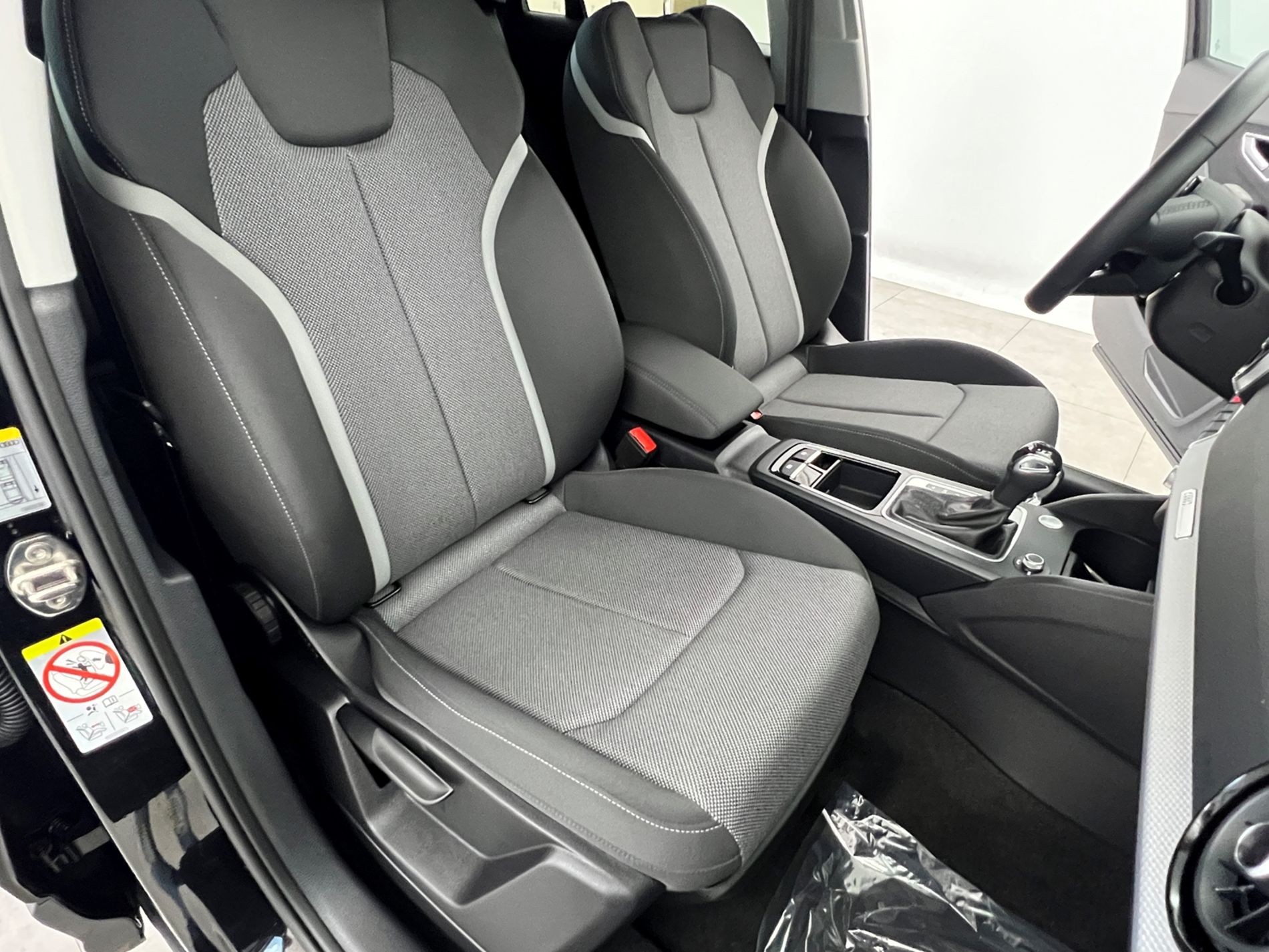 Q2 35 2.0 tdi Business Advanced s-tronic - Autosani