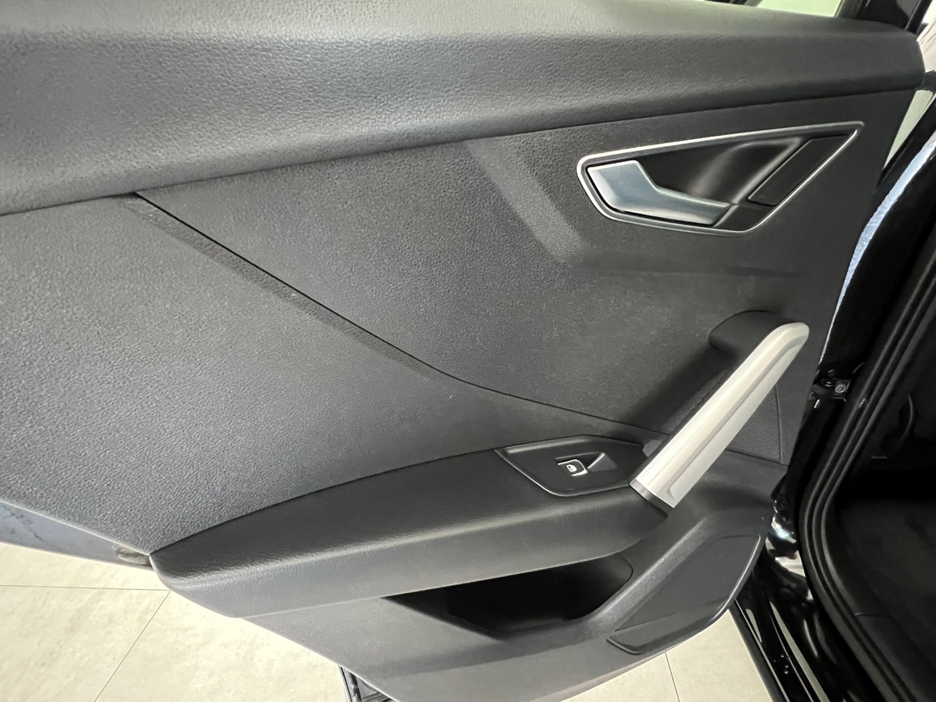 Q2 35 2.0 tdi Business Advanced s-tronic - Autosani