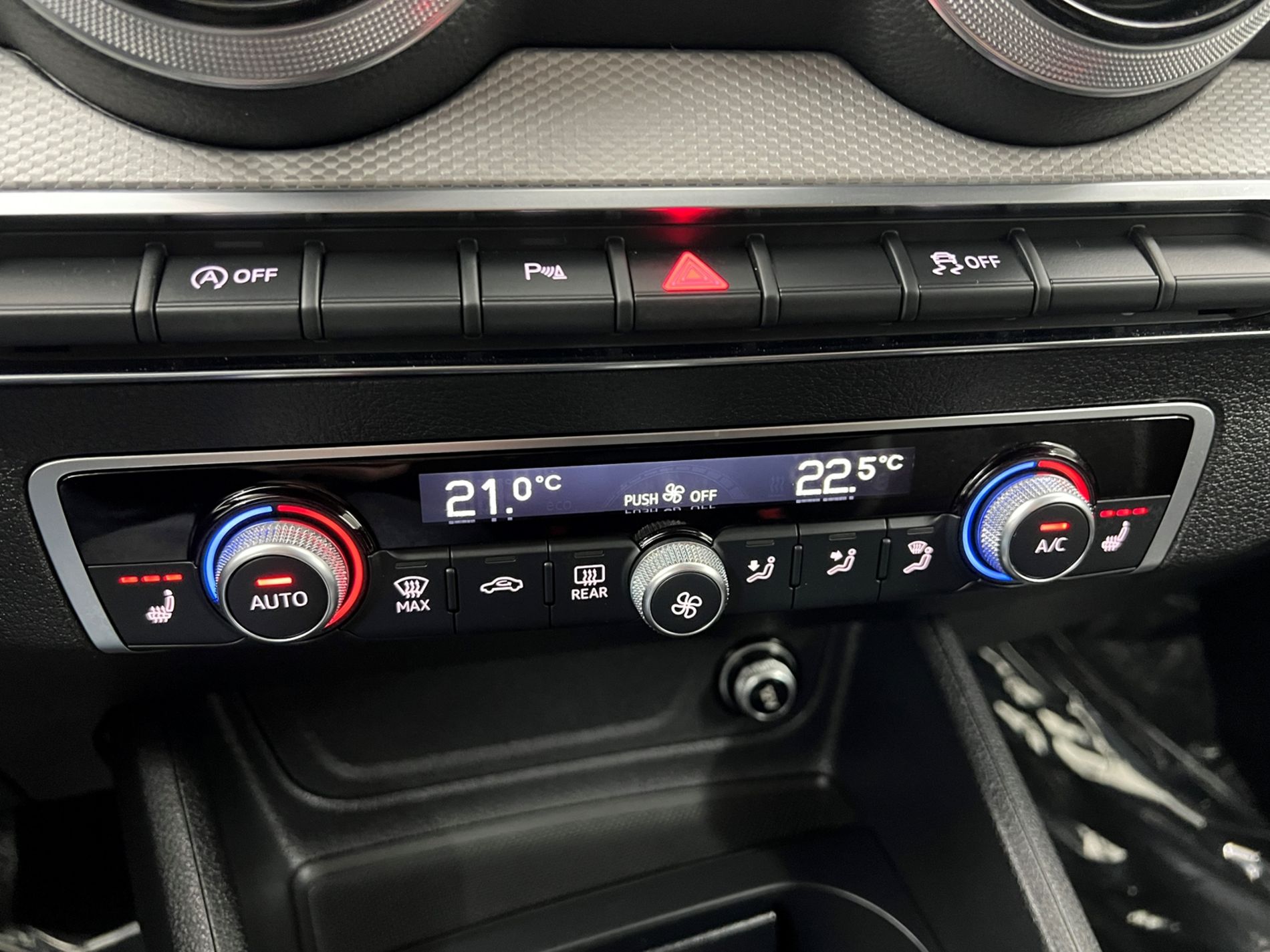 Q2 35 2.0 tdi Business Advanced s-tronic - Autosani