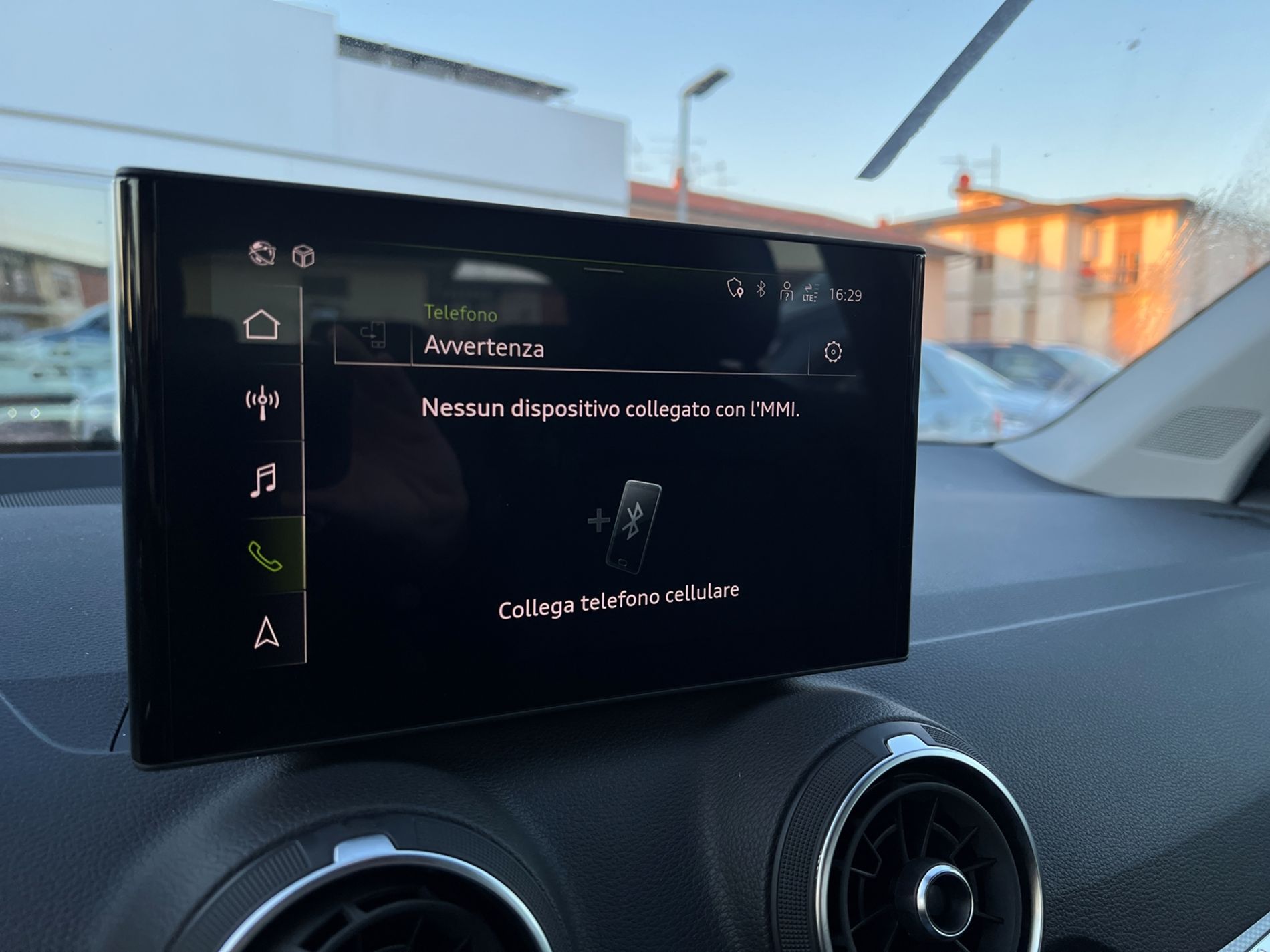 Q2 35 2.0 tdi Identity Black s-tronic - Autosani