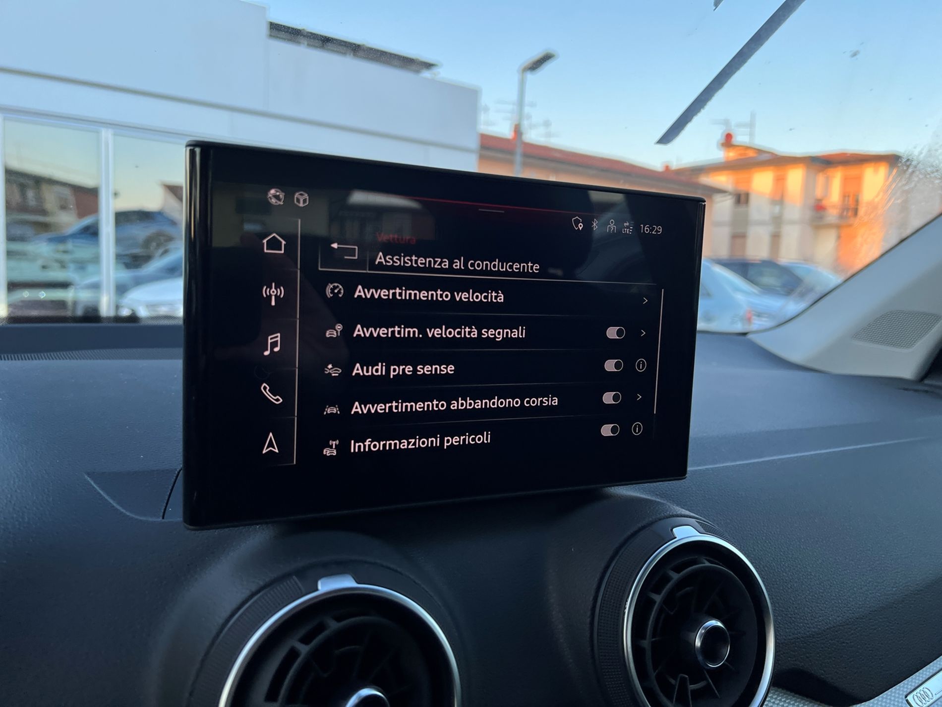 Q2 35 2.0 tdi Identity Black s-tronic - Autosani