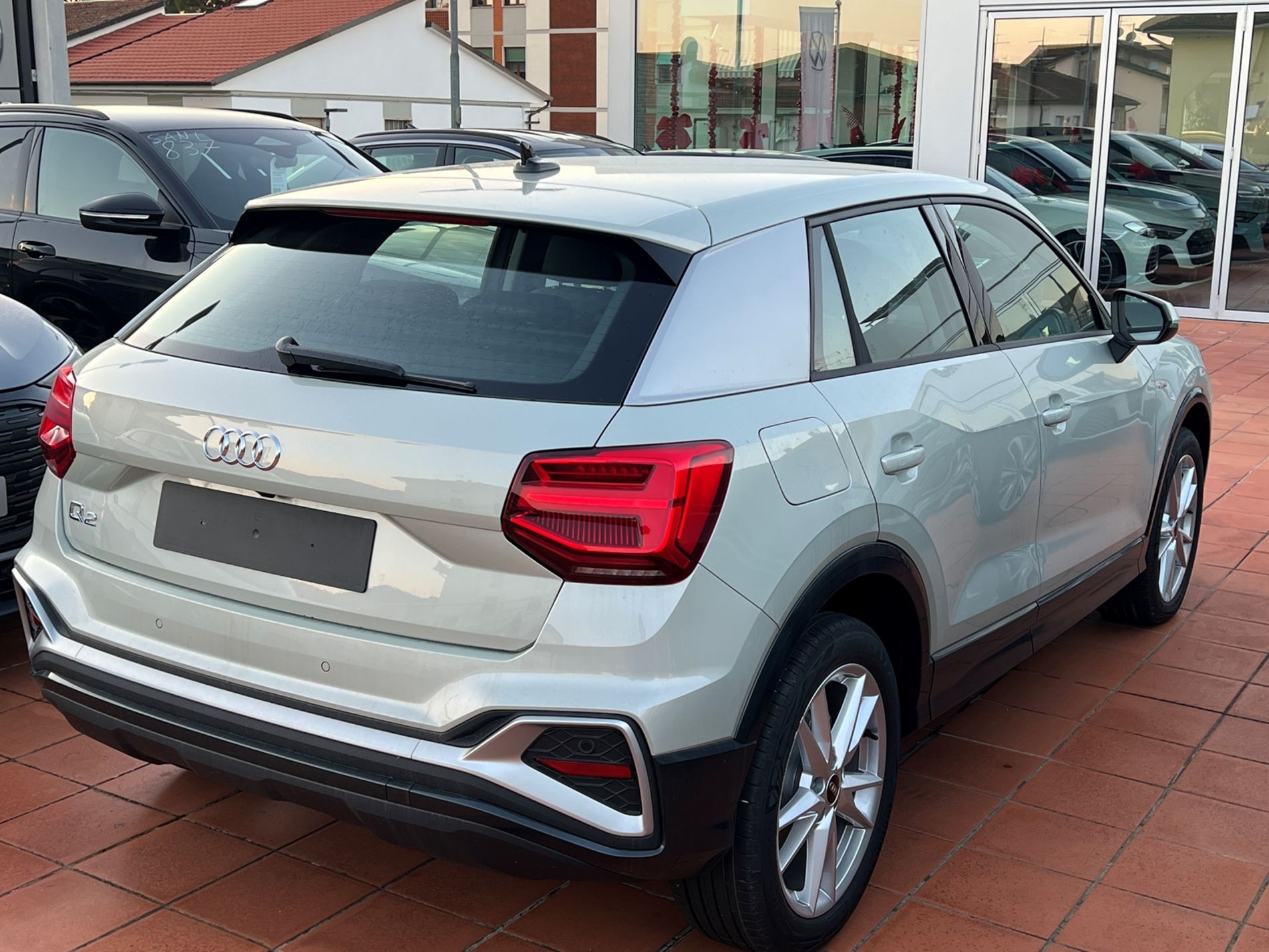Q2 35 2.0 tdi Identity Black s-tronic - Autosani