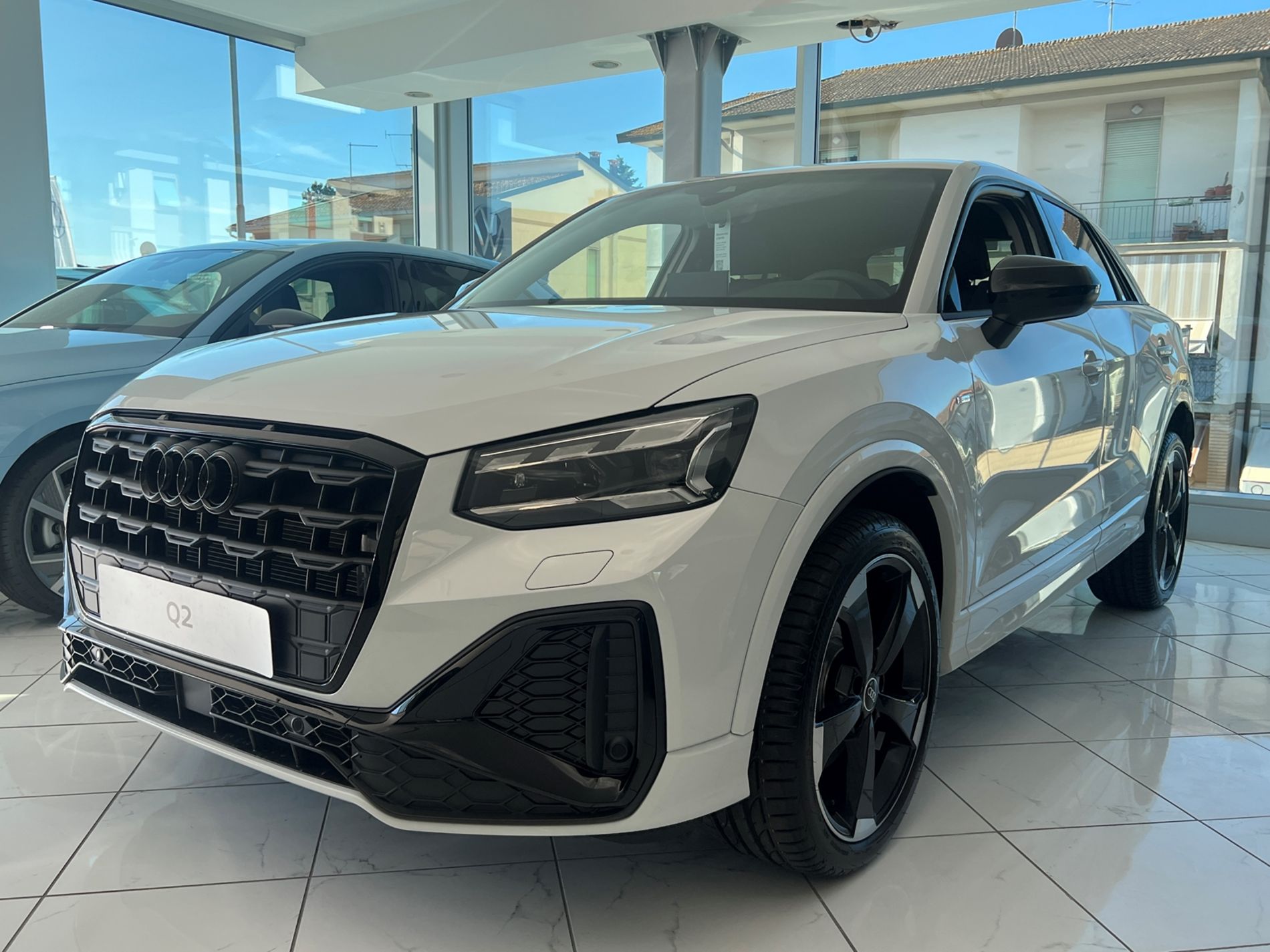 Q2 35 2.0 tdi Identity Black s-tronic - Autosani