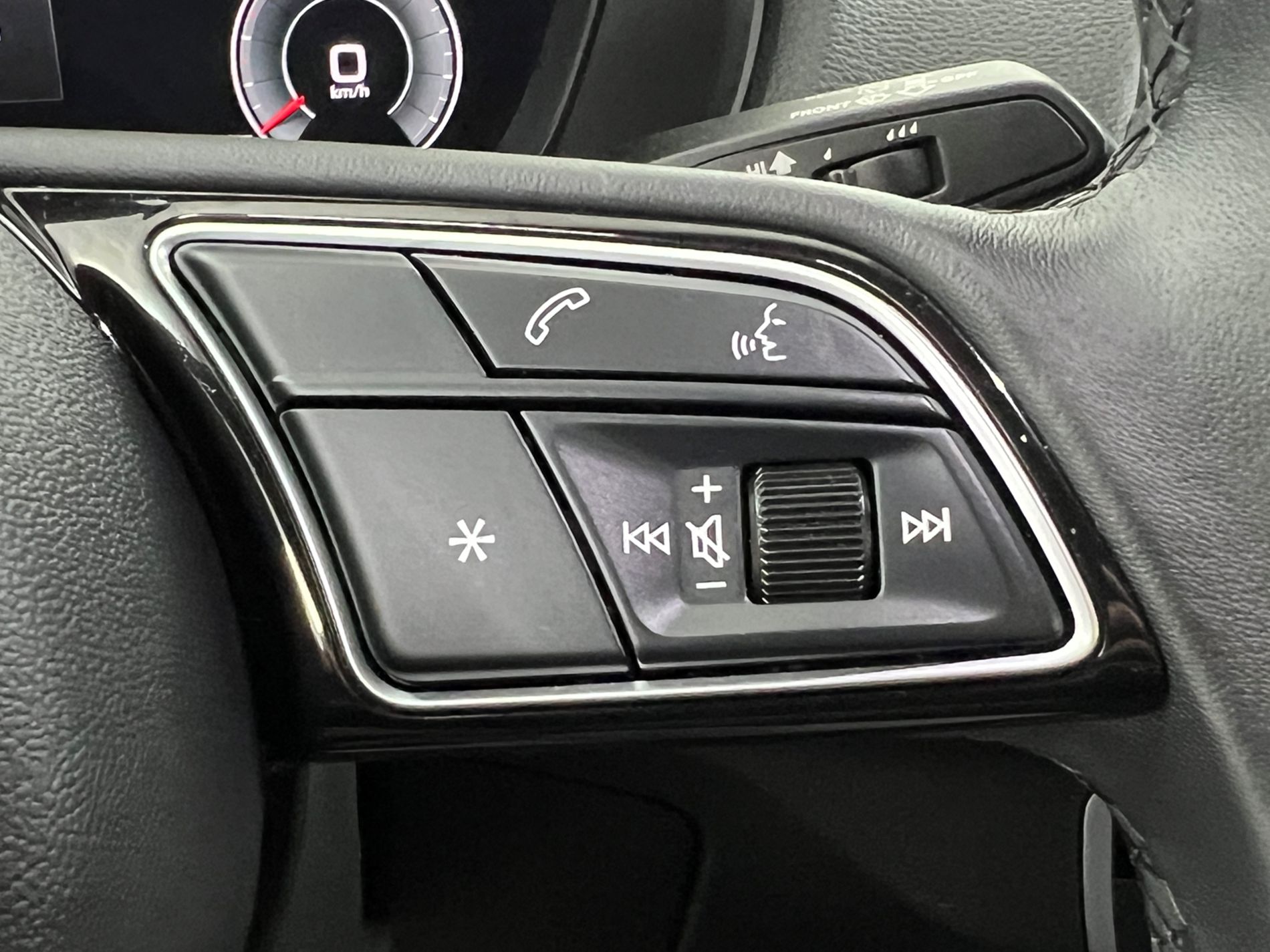 Q2 35 2.0 tdi S line edition s-tronic - Autosani