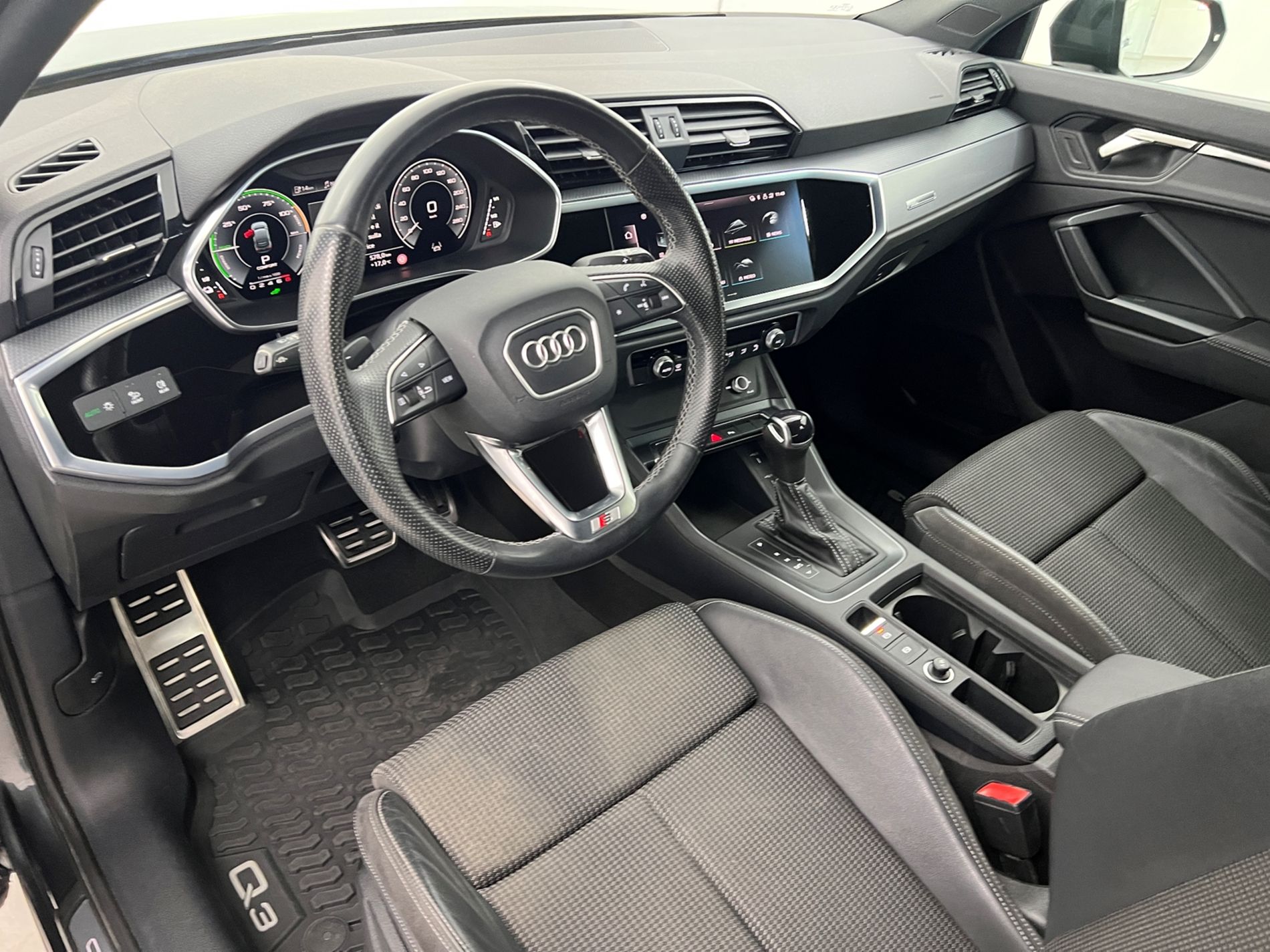Q3 Sportback 45 1.4 tfsi e S line edition s-tronic - Autosani