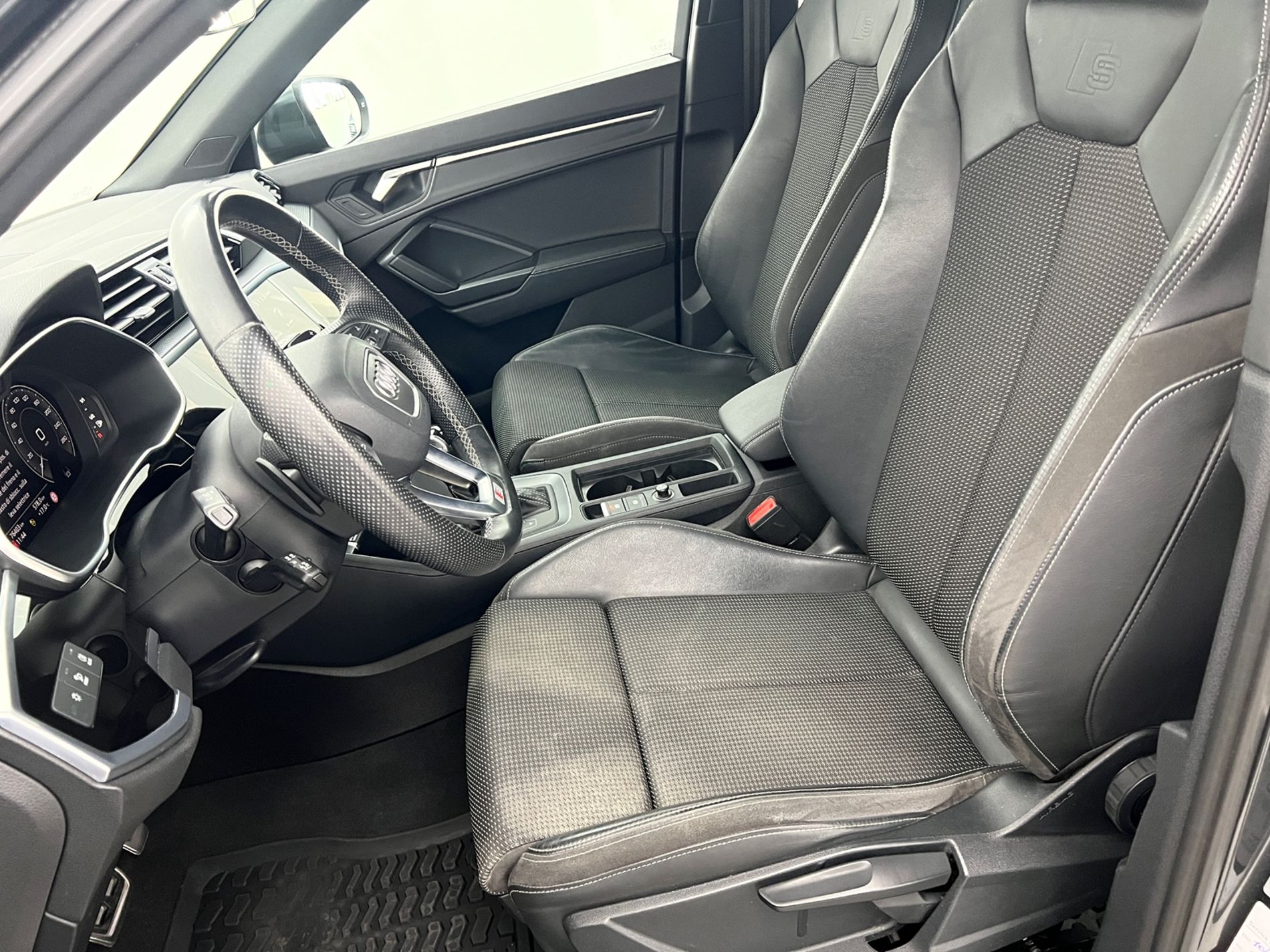 Q3 Sportback 45 1.4 tfsi e S line edition s-tronic - Autosani