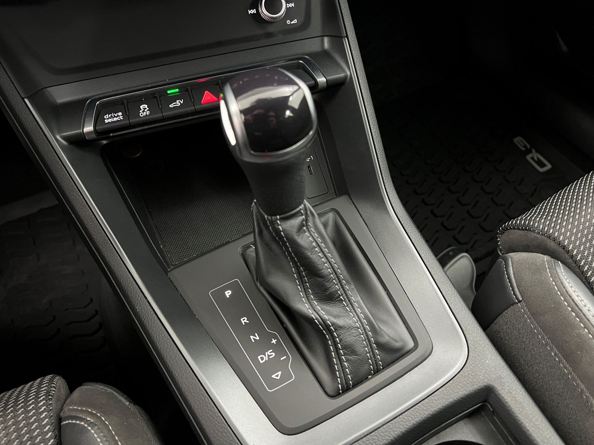 Q3 Sportback 45 1.4 tfsi e S line edition s-tronic - Autosani