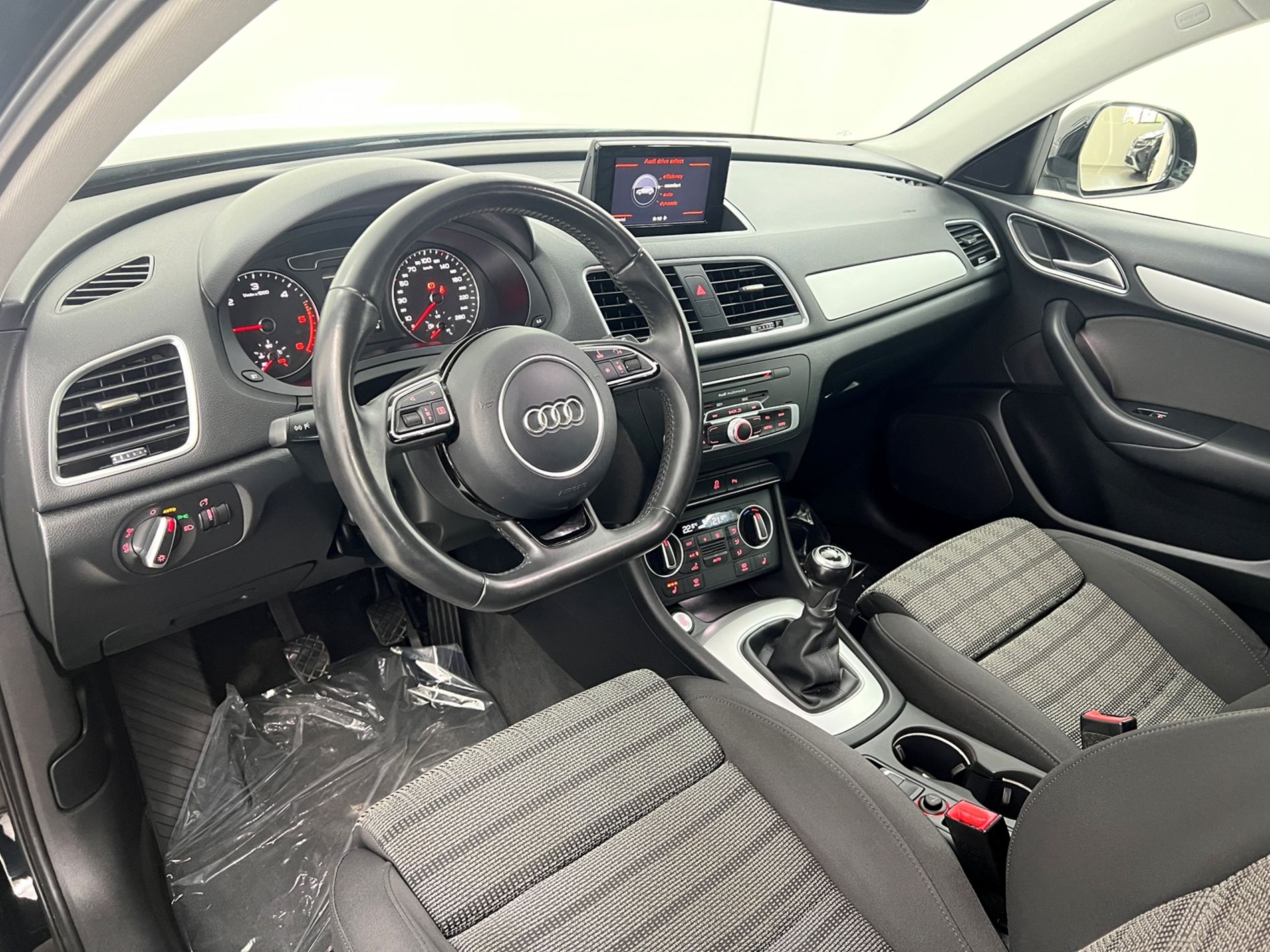 Q3 2.0 tdi Sport 120cv - Autosani