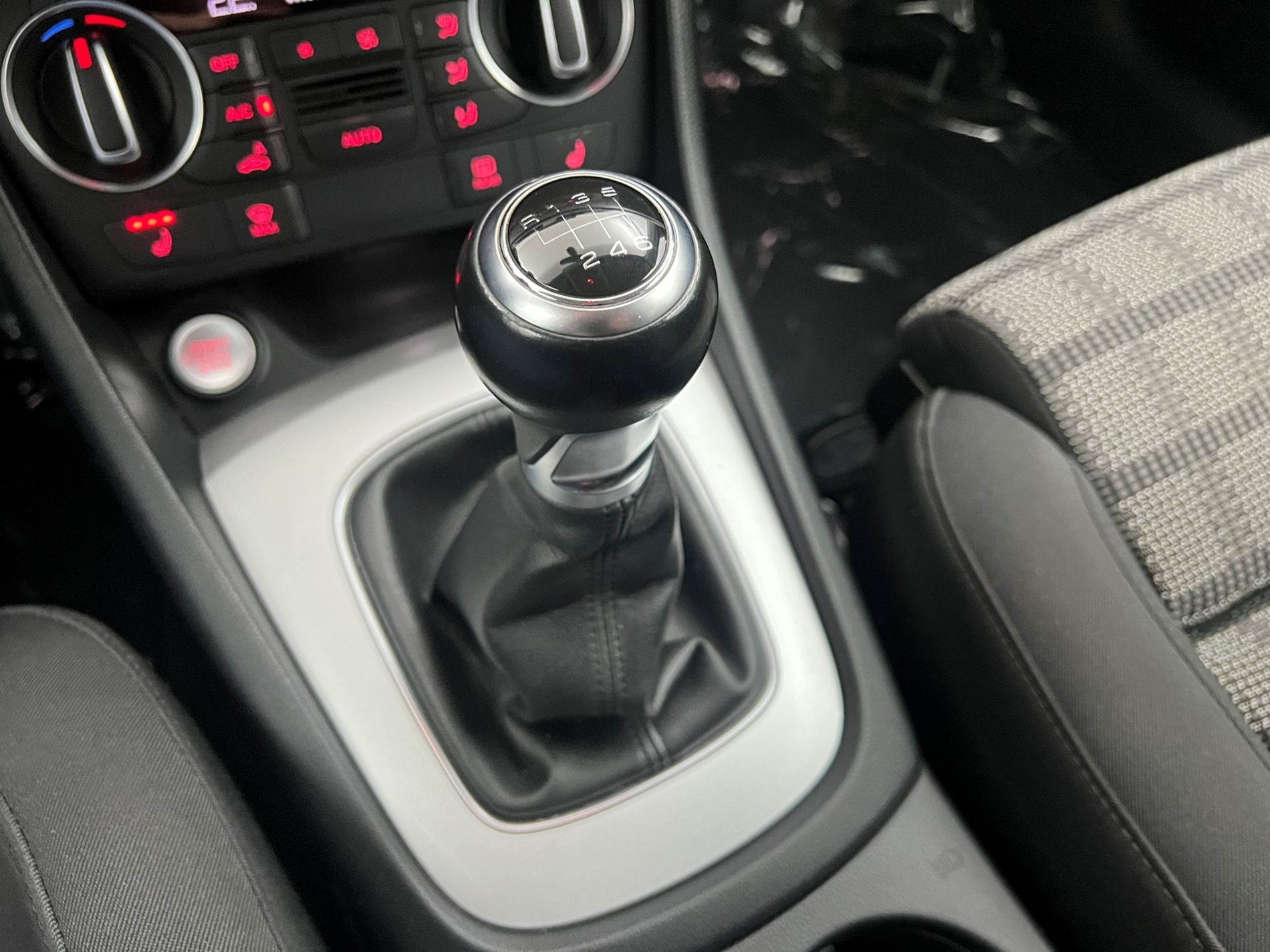 Q3 2.0 tdi Sport 120cv - Autosani