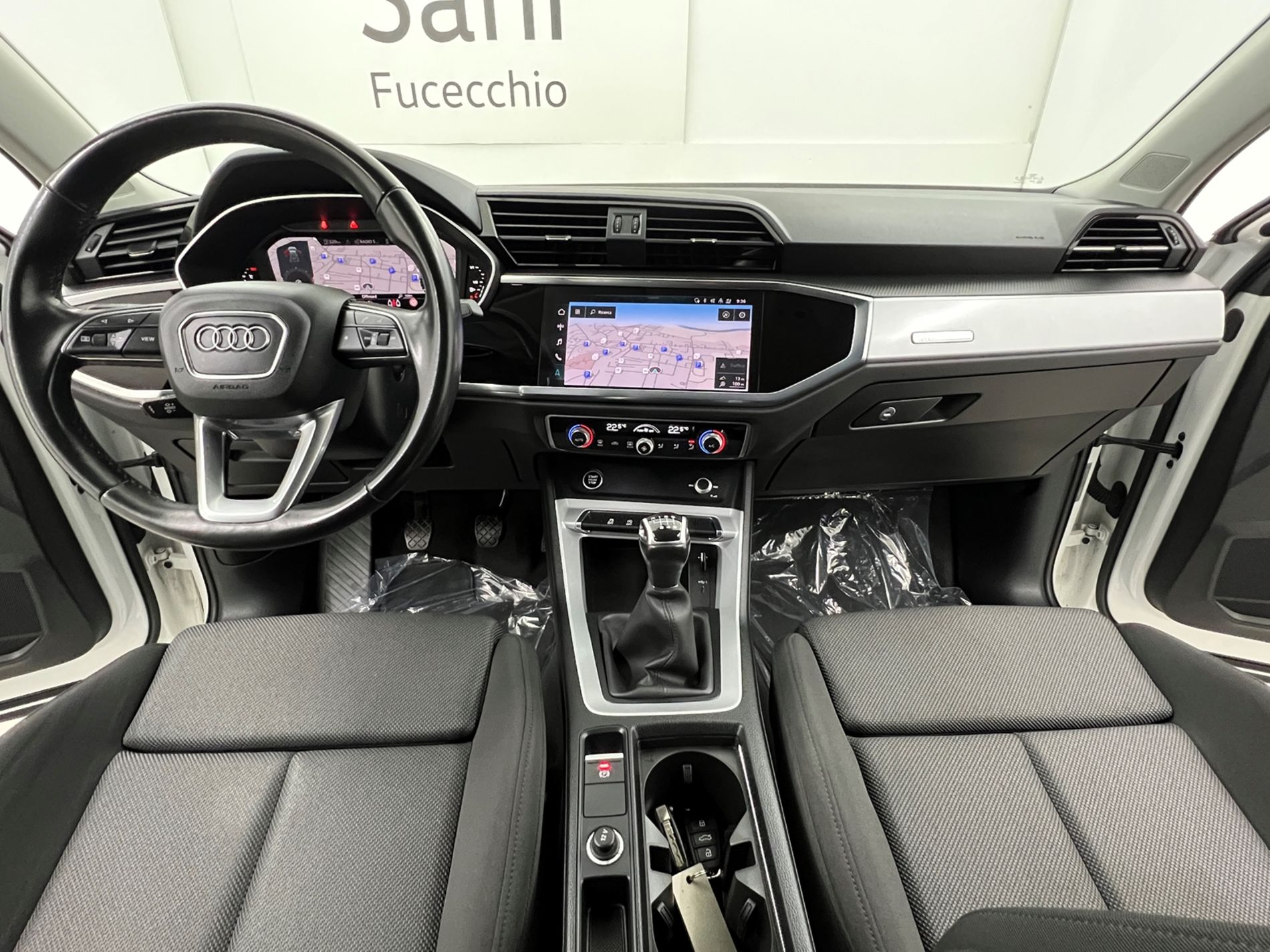 Q3 35 2.0 tdi Business Advanced - Autosani