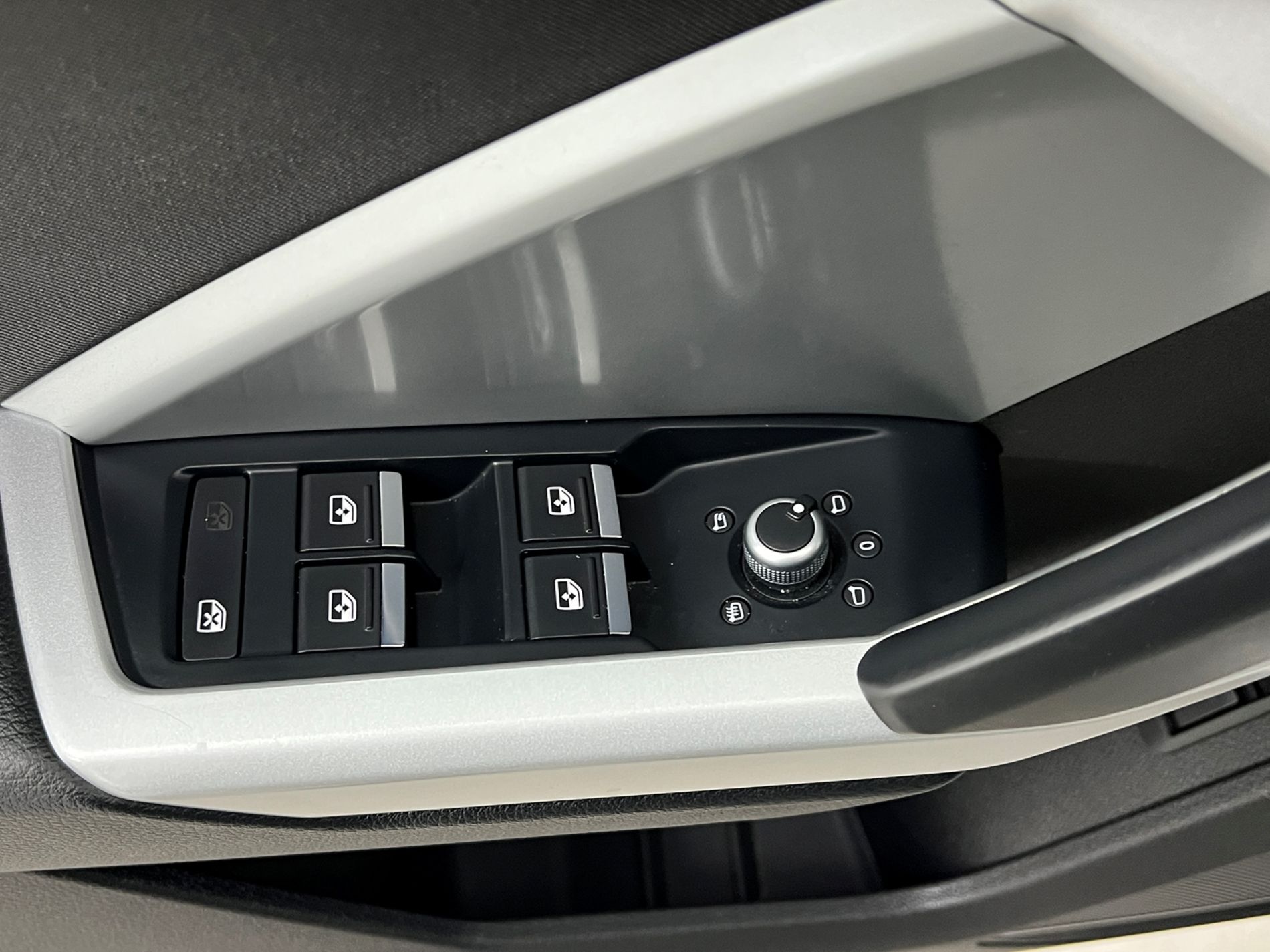 Q3 35 2.0 tdi Business Advanced - Autosani