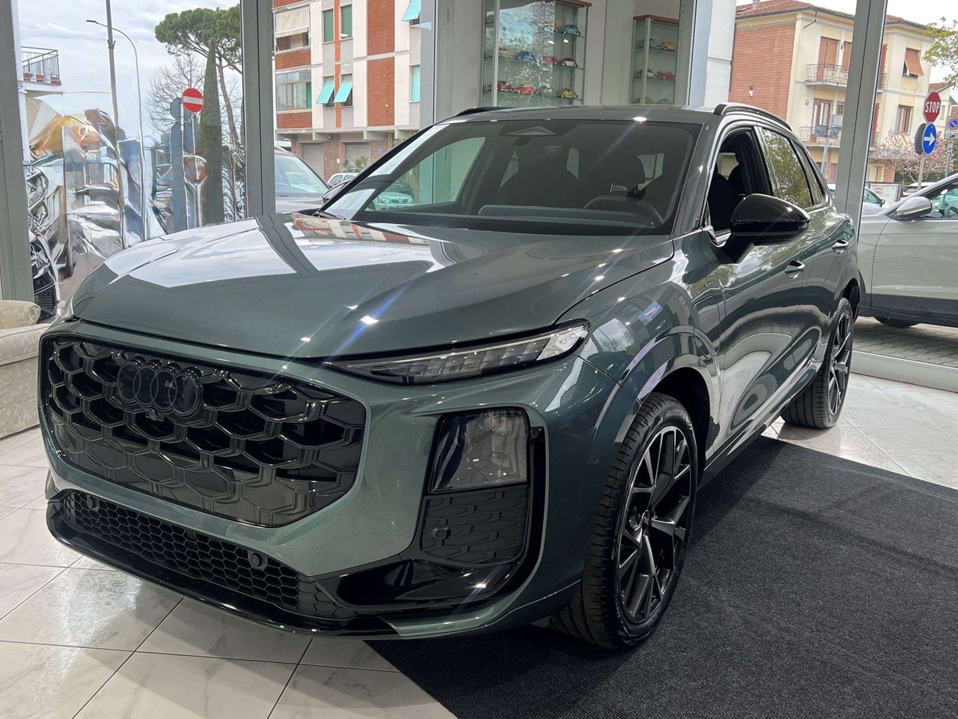 Q3 1.5 e-hybrid S line edition 272cv s-tronic - Autosani