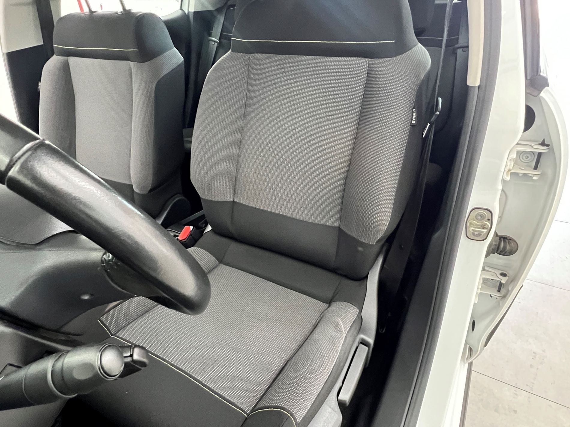 C3 1.2 puretech Shine s&s 83cv neopatentati - Autosani