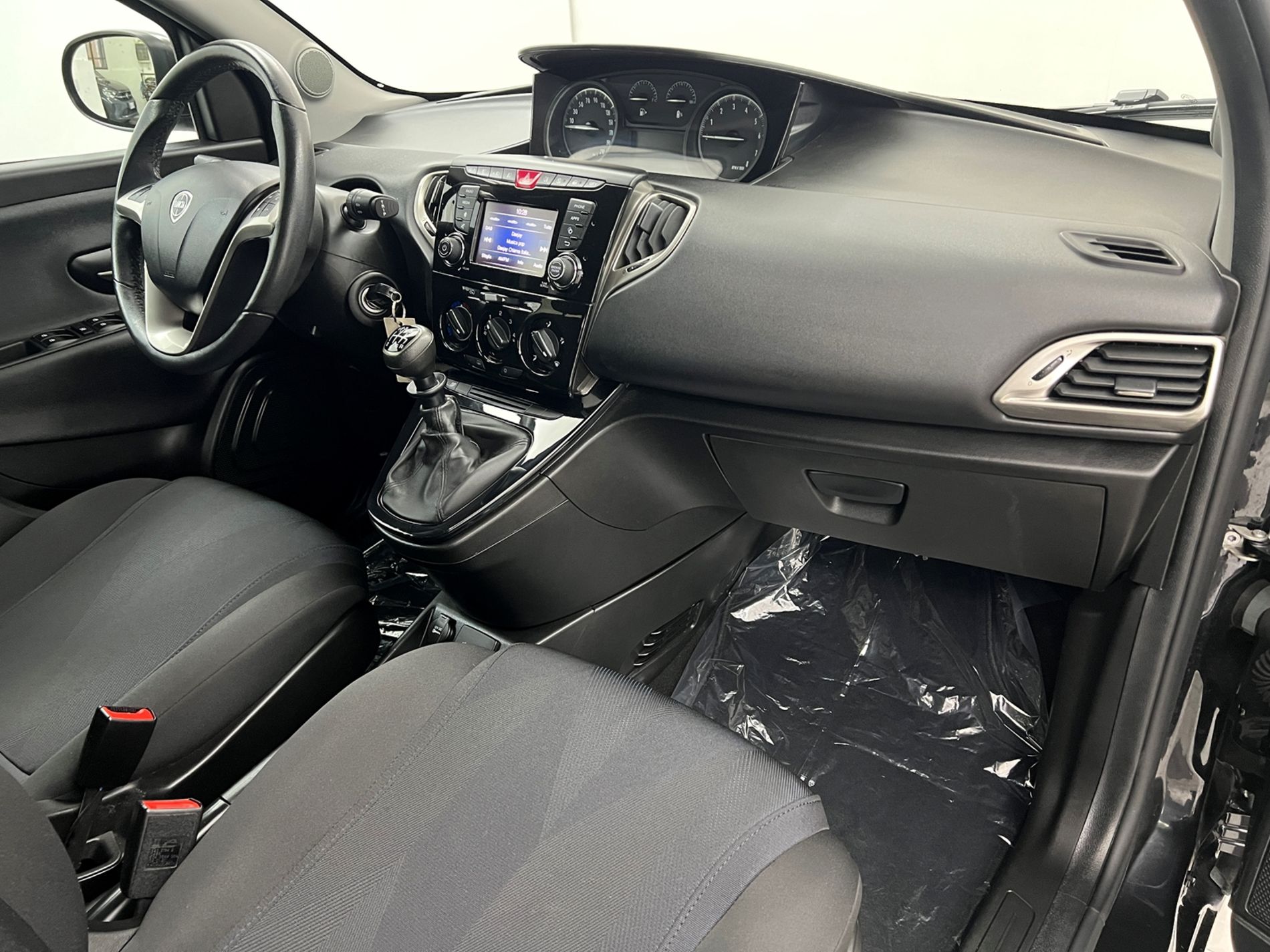 Ypsilon 1.0 firefly hybrid Gold s&s 70cv - Autosani