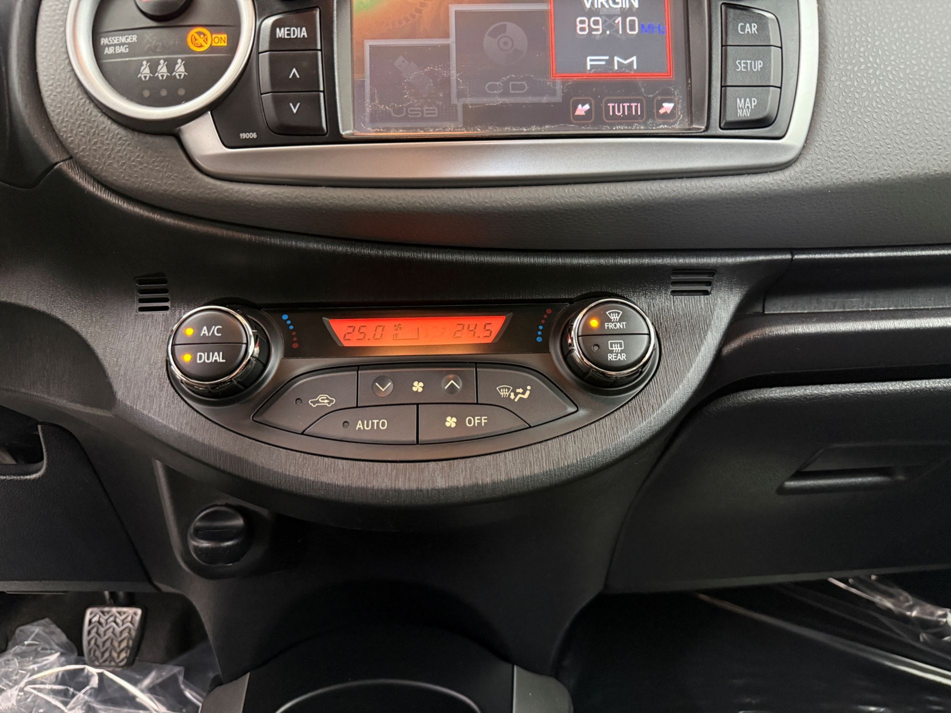 Yaris 5p 1.0 Lounge c/CL - Autosani