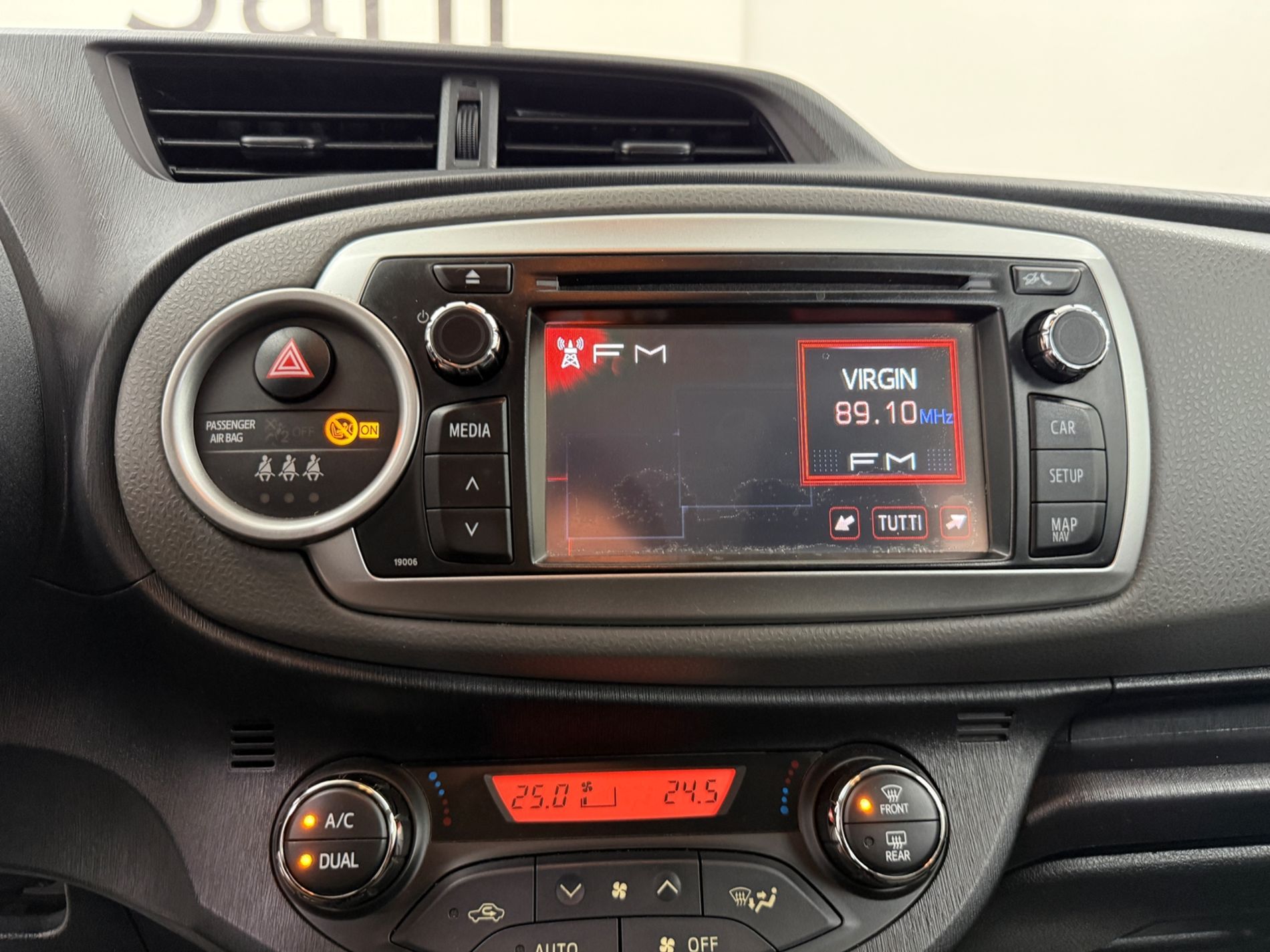 Yaris 5p 1.0 Lounge c/CL - Autosani