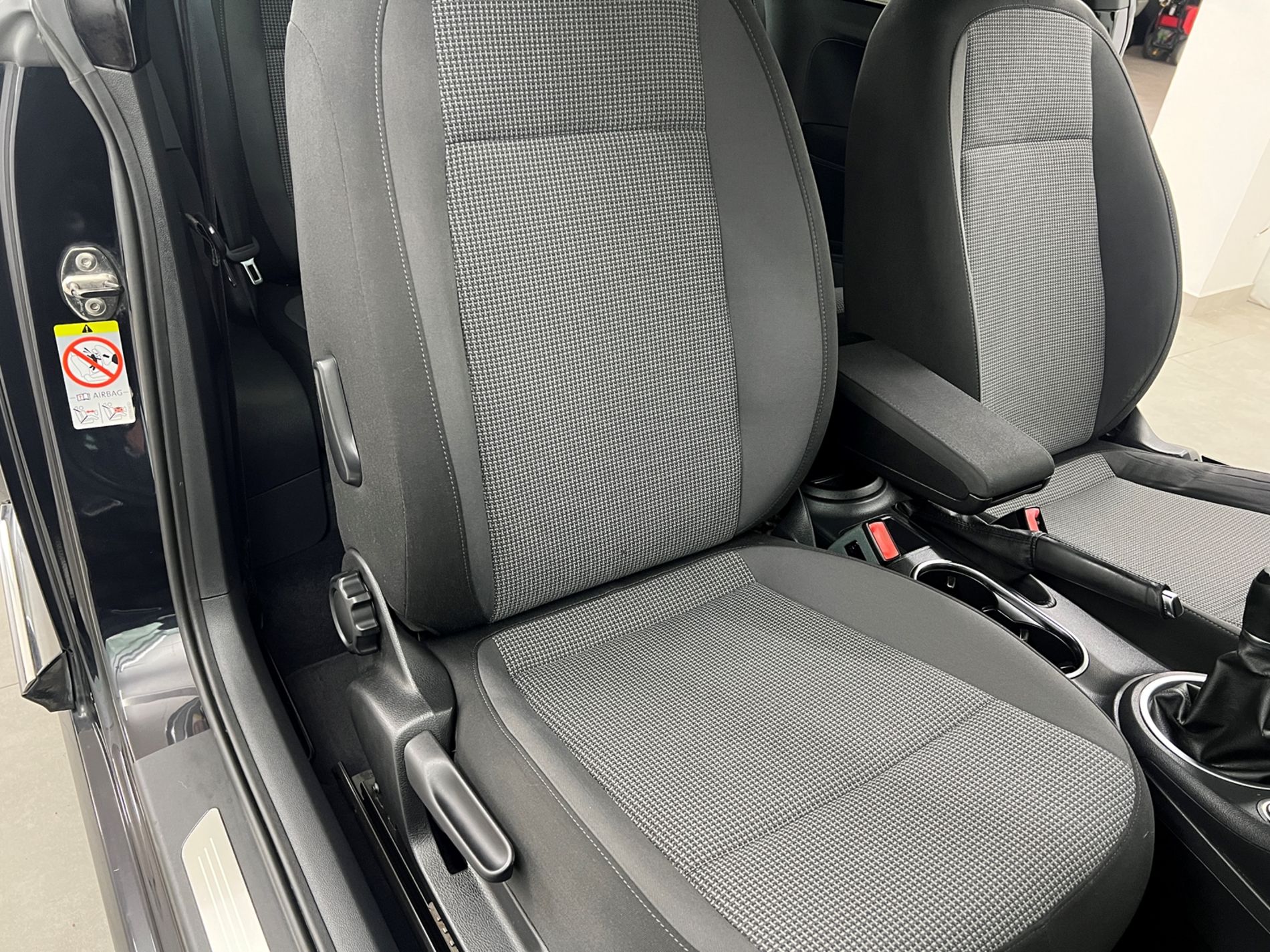 Maggiolino 1.6 tdi Design 105cv - Autosani