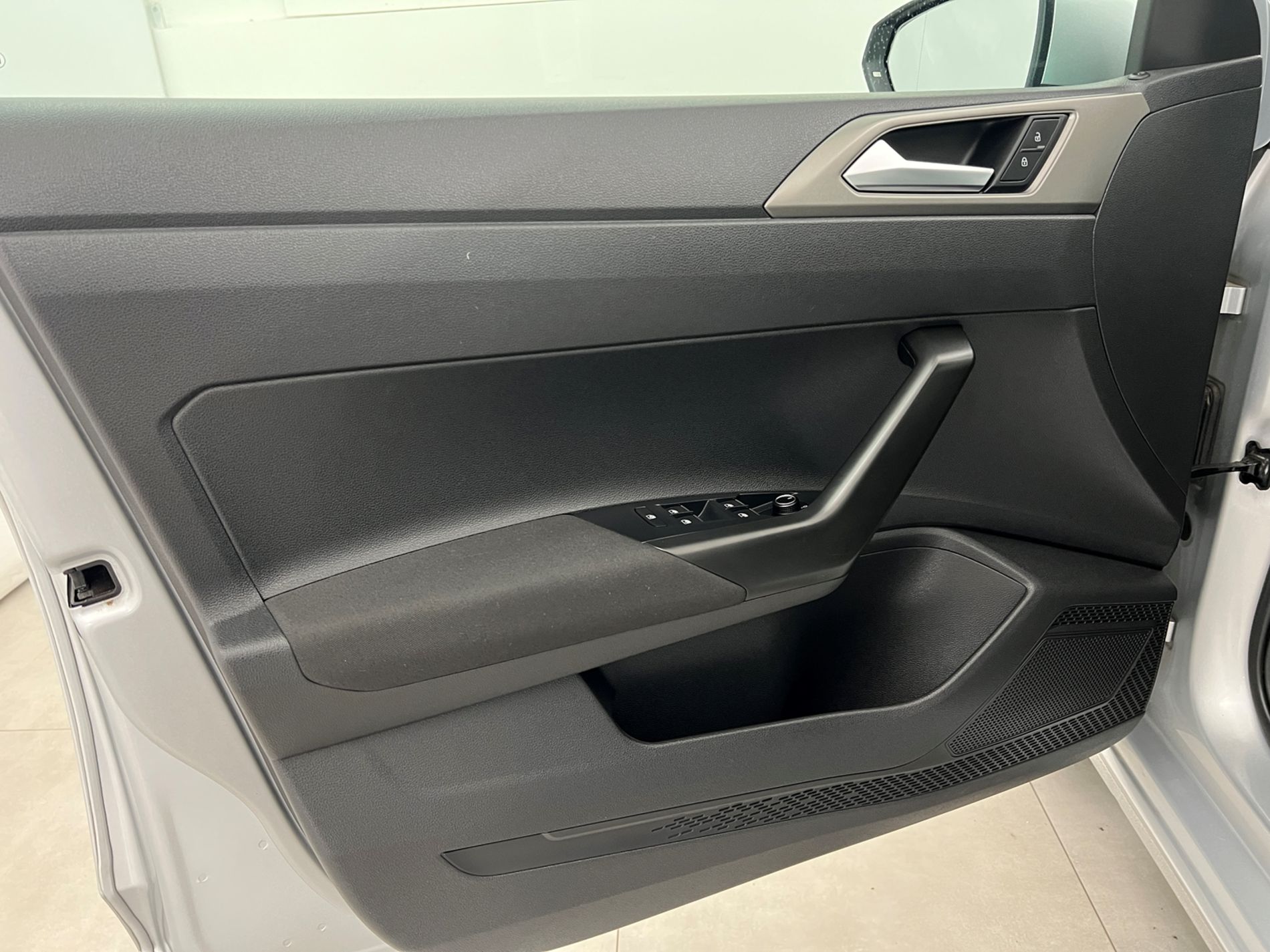 Polo 5p 1.0 mpi Comfortline 75cv - Autosani