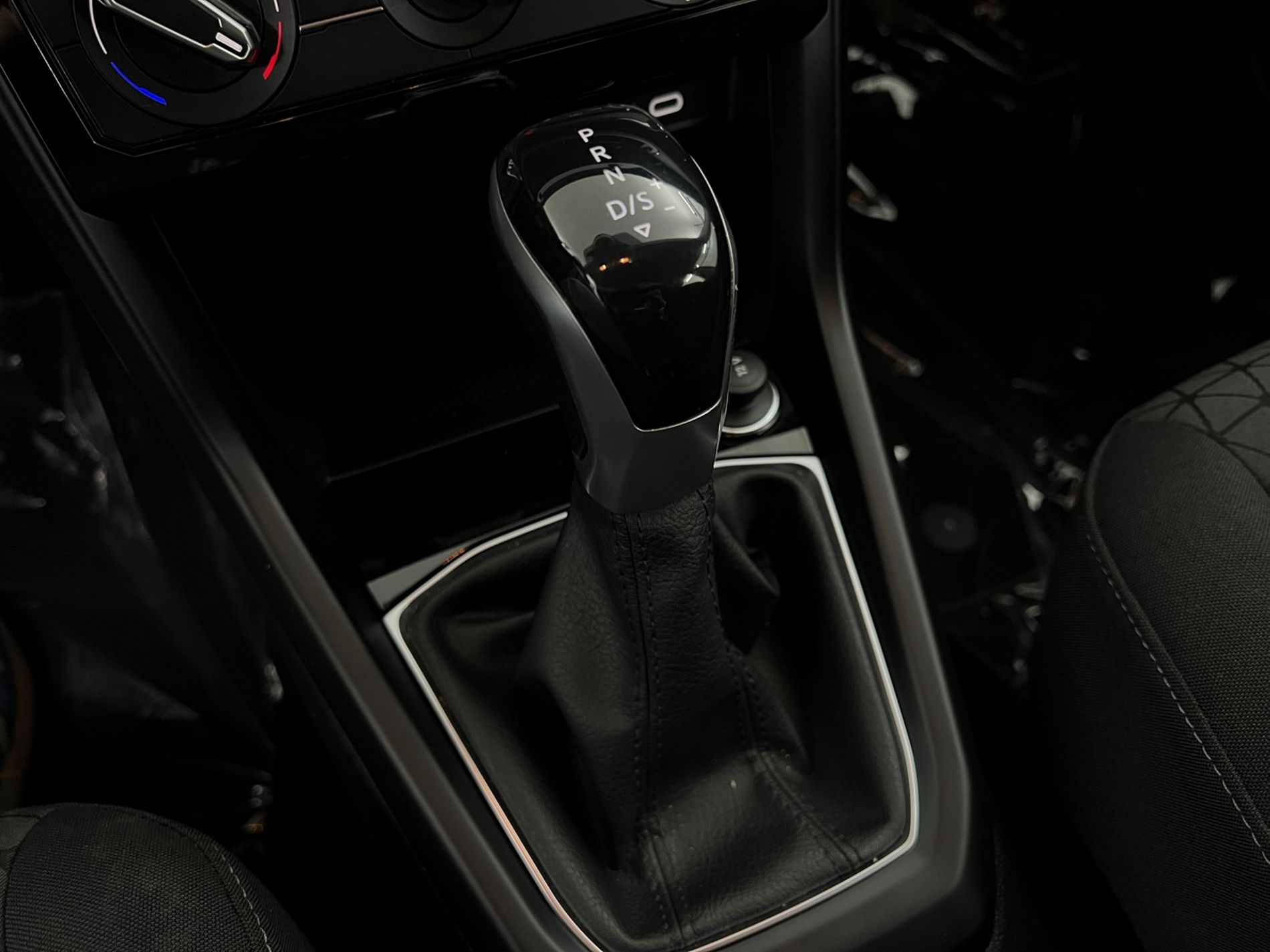 T-Cross 1.0 tsi Style 95cv dsg - Autosani