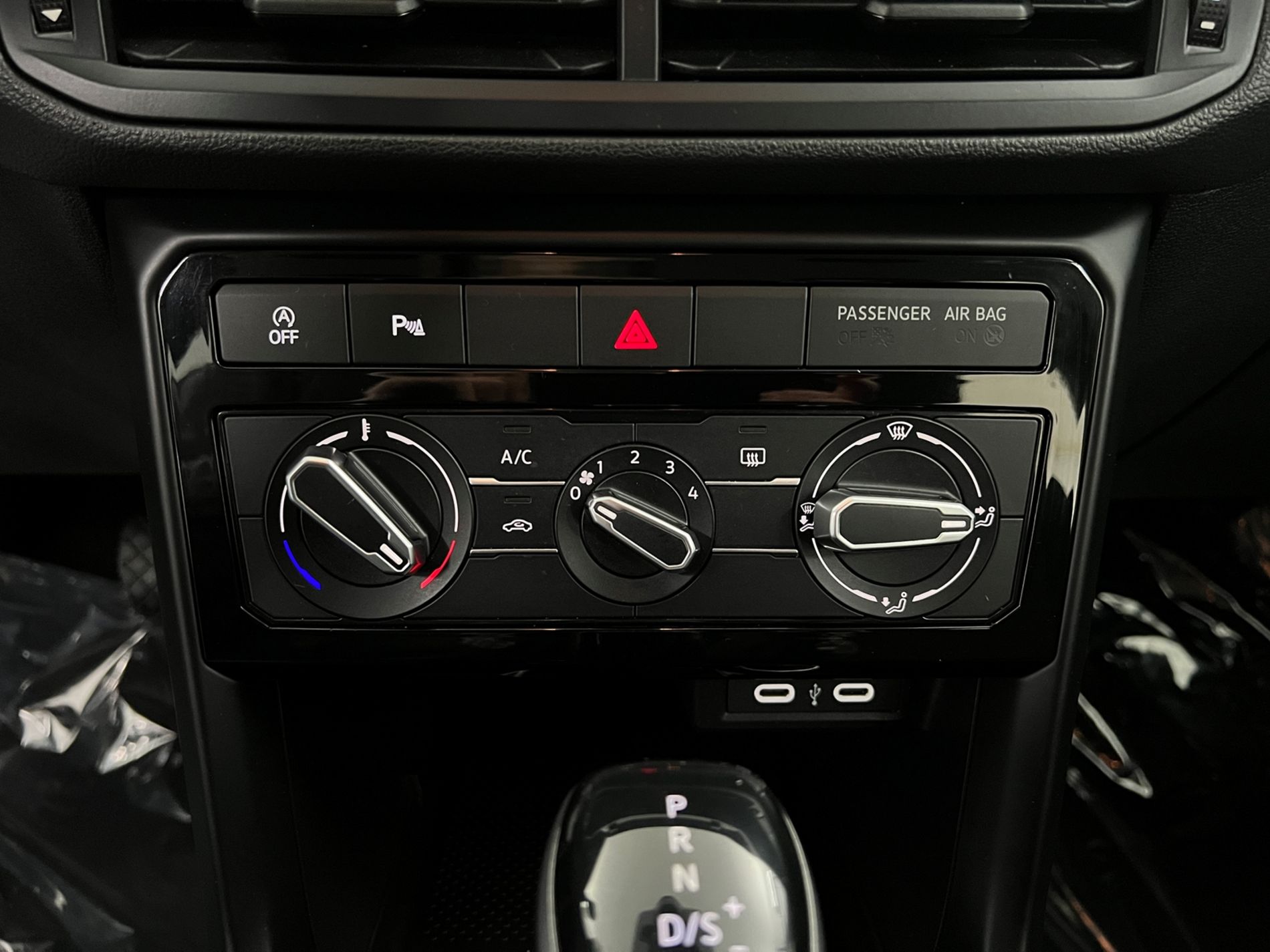 T-Cross 1.0 tsi Style 95cv dsg - Autosani