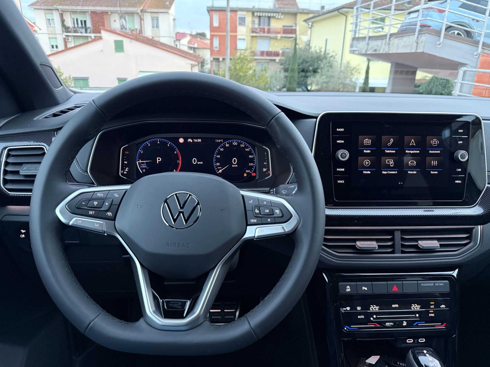 T-Cross 1.0 tsi R-Line Plus 115cv dsg - Autosani