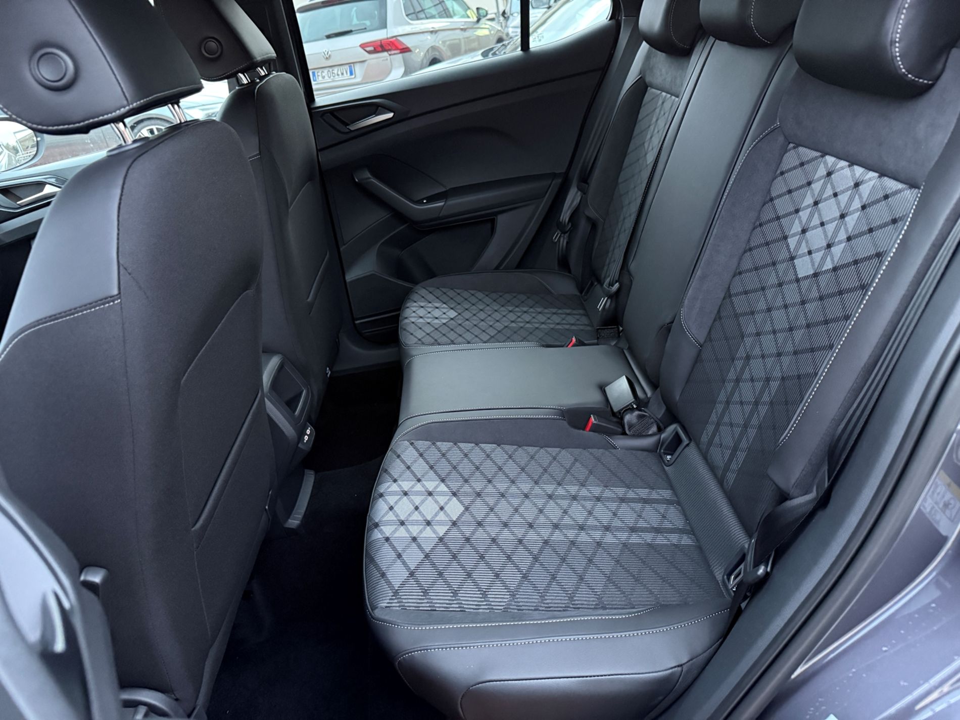 T-Cross 1.0 tsi R-Line Plus 115cv dsg - Autosani