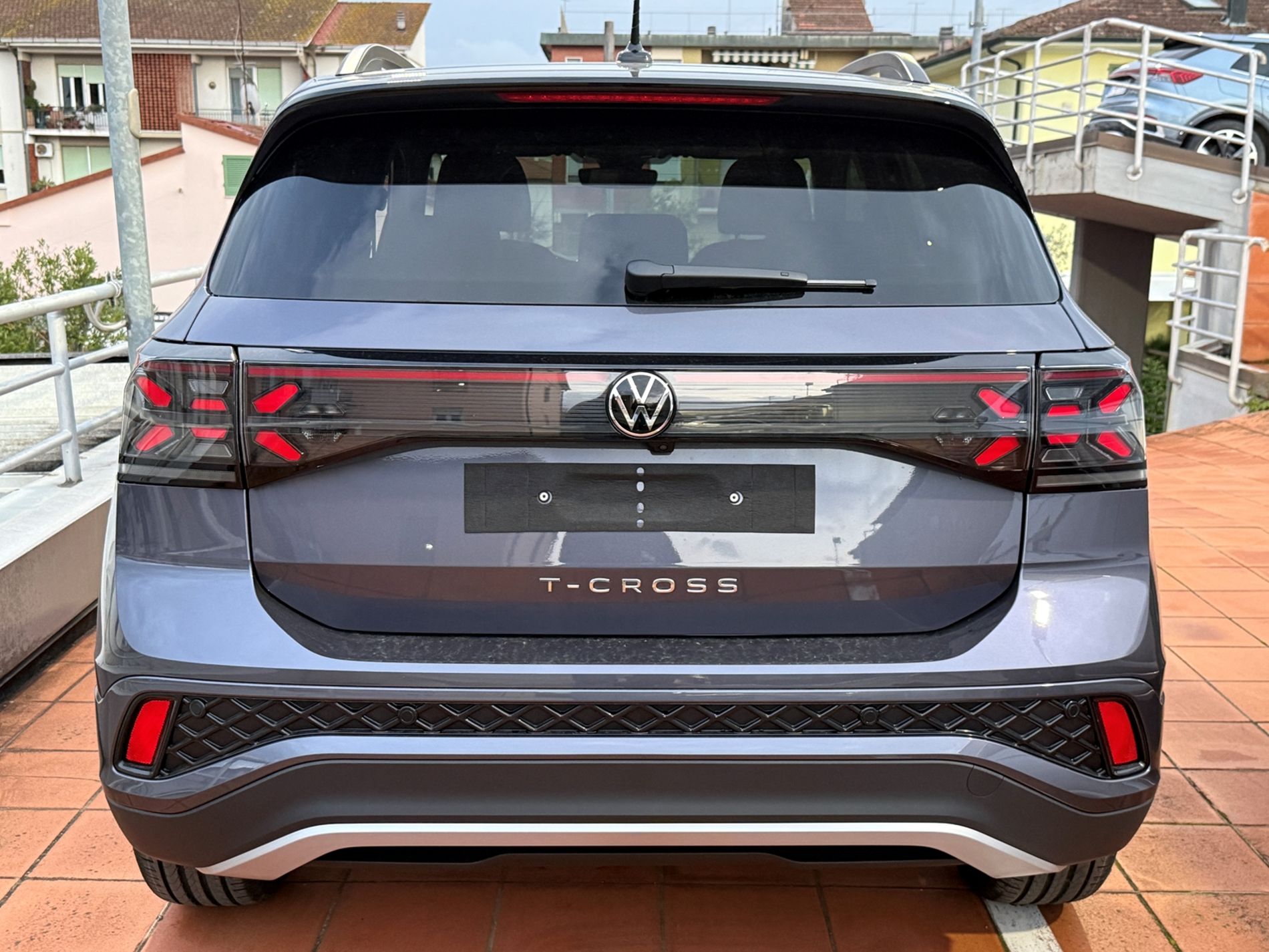 T-Cross 1.0 tsi R-Line Plus 115cv dsg - Autosani