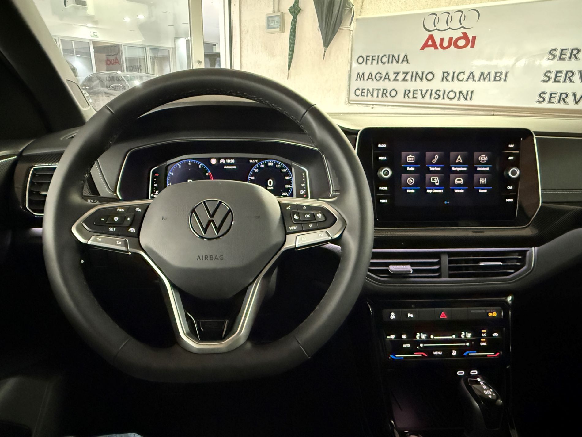 T-Cross 1.0 tsi R-Line Plus 115cv dsg - Autosani