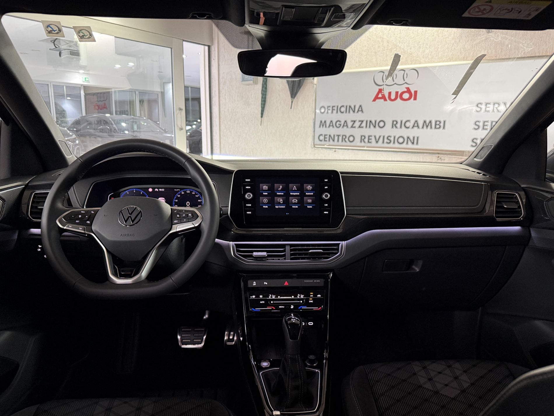 T-Cross 1.0 tsi R-Line Plus 115cv dsg - Autosani