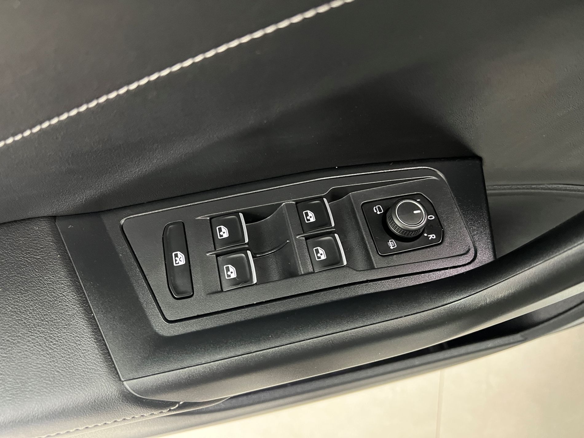 T-Roc 1.0 tsi Style 110cv - Autosani