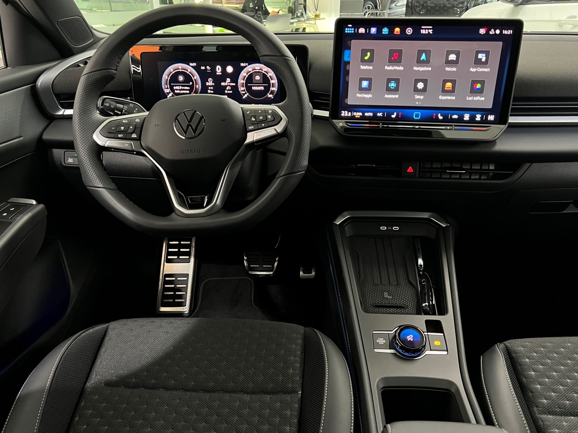 T-Roc 1.5 etsi R-Line 150cv dsg - Autosani