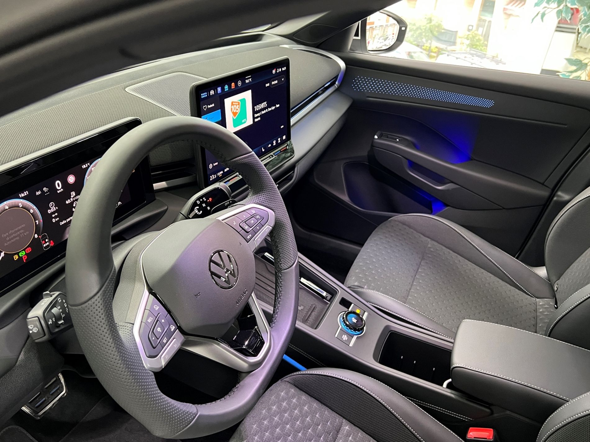 T-Roc 1.5 etsi R-Line 150cv dsg - Autosani