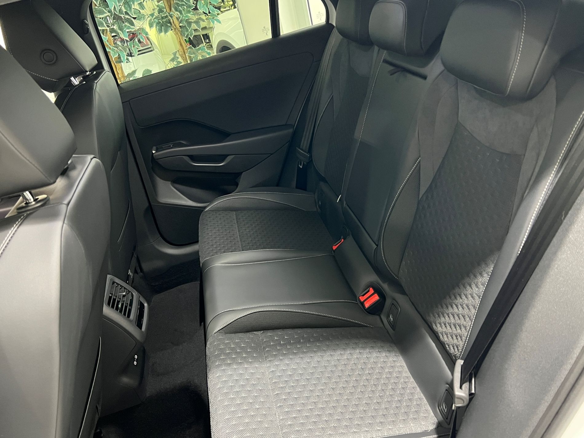 T-Roc 1.5 etsi R-Line 150cv dsg - Autosani